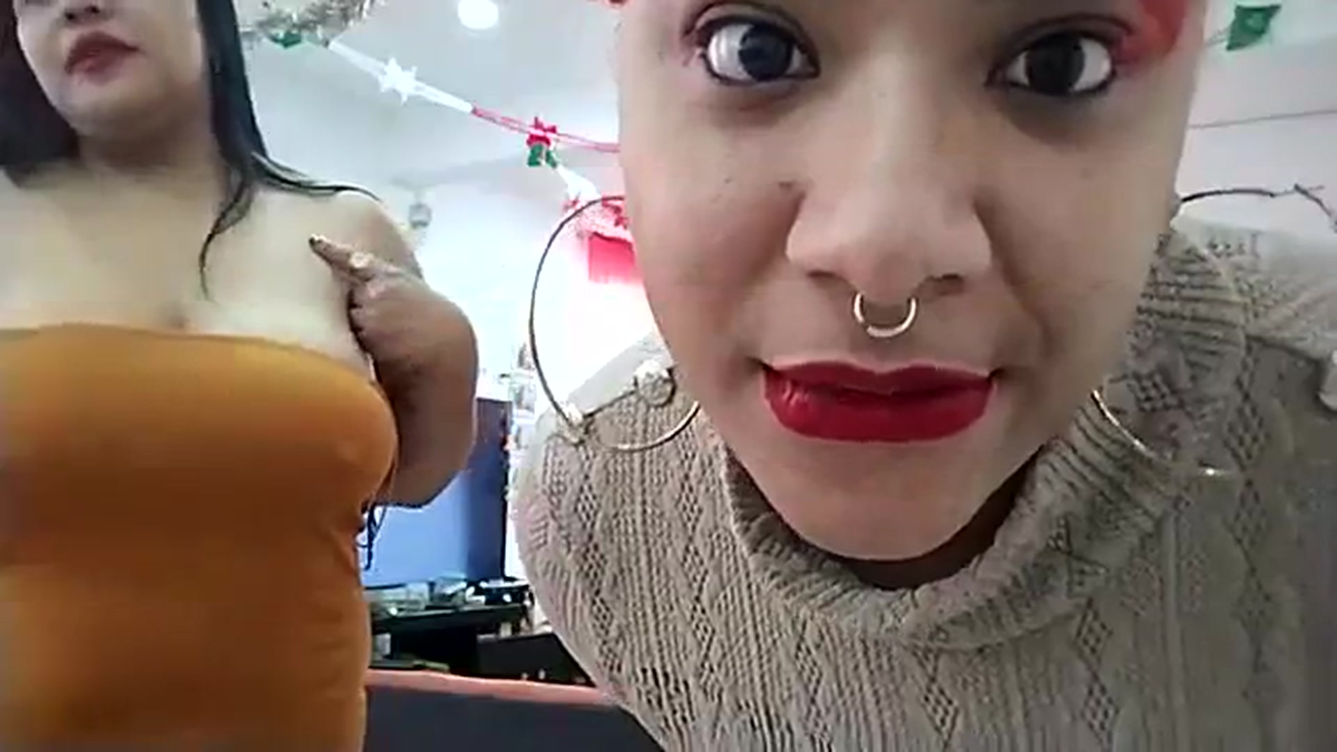 Gallery image thumbnail from Mysticbae's myfreecams stream on, 09/19/2023, 17:20 image 7 of 20