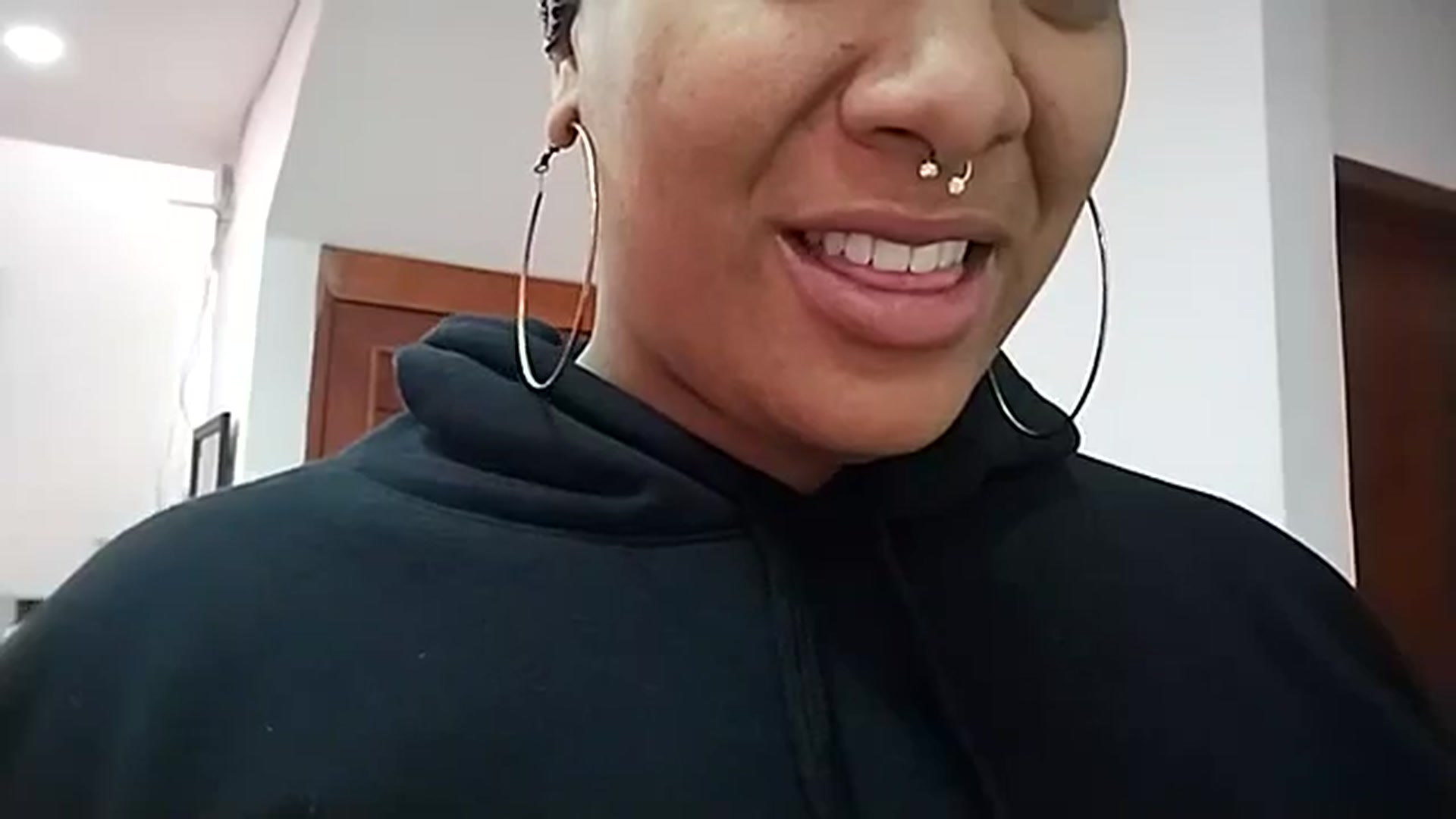 Gallery image thumbnail from Mysticbae's myfreecams stream on, 10/05/2023, 18:05 image 4 of 20