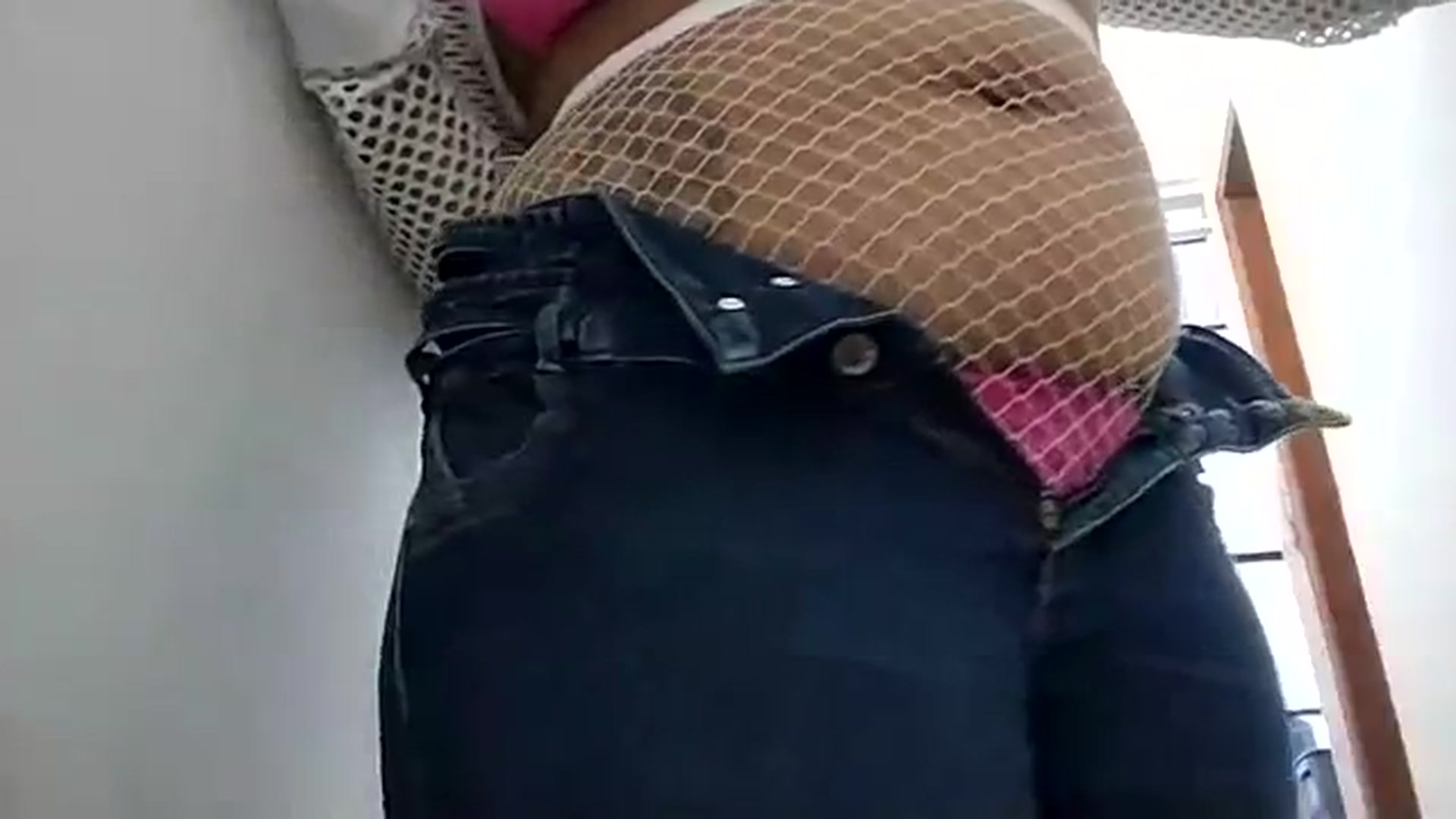 Gallery image thumbnail from Mysticbae's myfreecams stream on, 10/10/2023, 24:42 image 3 of 20