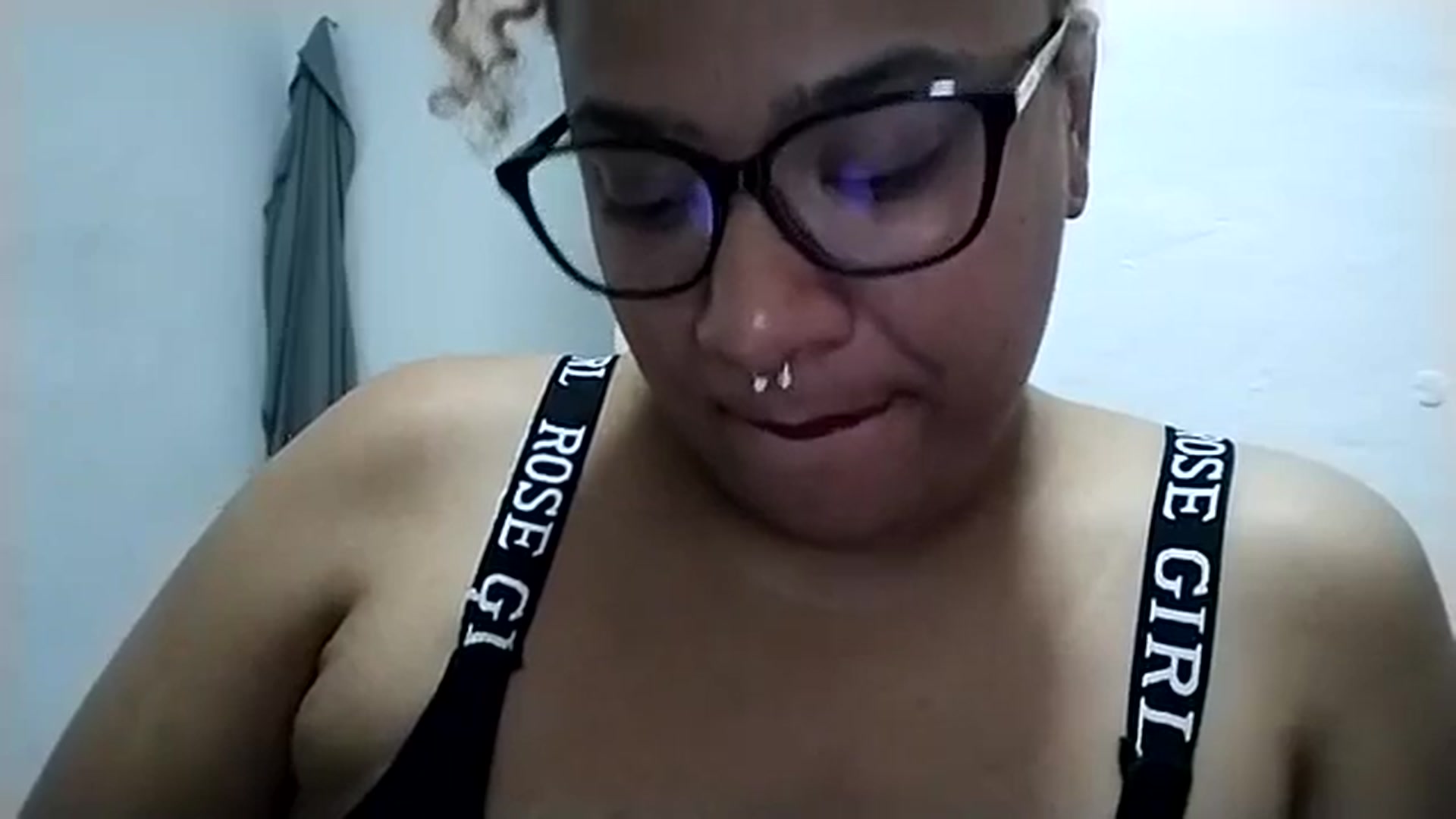 Gallery image thumbnail from Mysticbae's myfreecams stream on, 11/13/2023, 01:41 image 5 of 20