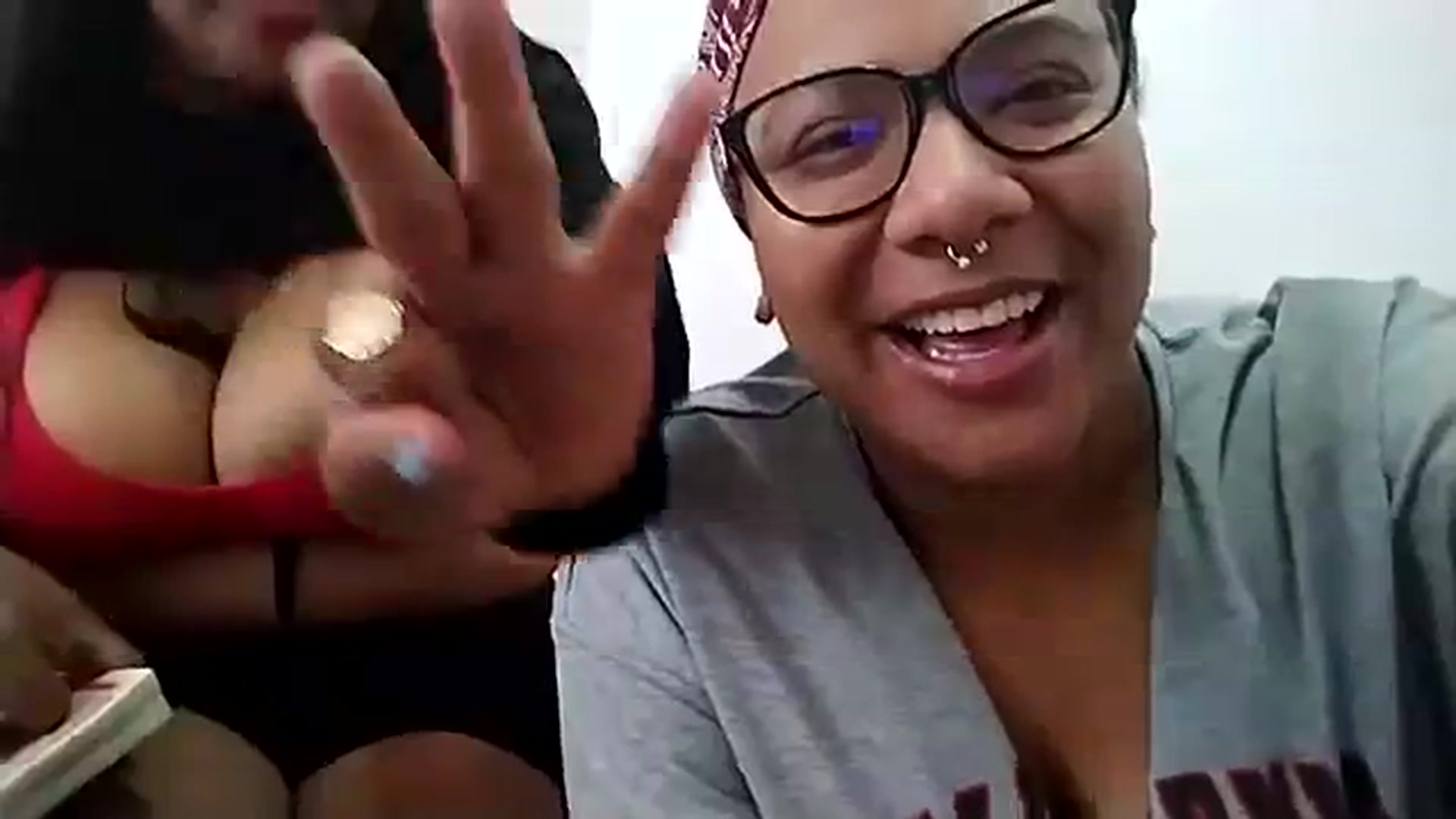 Gallery image thumbnail from Mysticbae's myfreecams stream on, 11/20/2023, 17:44 image 16 of 20