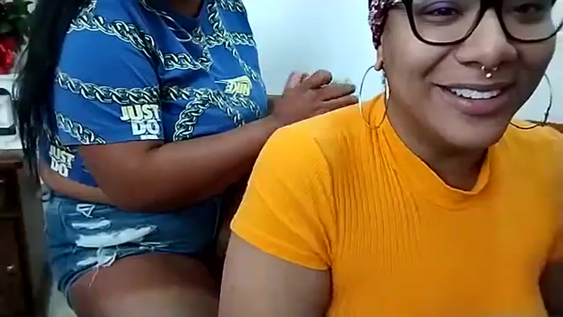 Gallery image thumbnail from Mysticbae's myfreecams stream on, 12/05/2023, 18:46 image 18 of 20