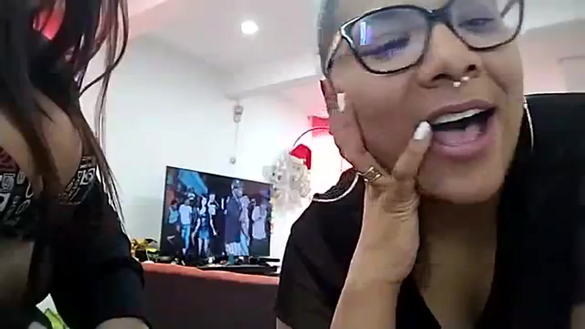 Gallery image thumbnail from Mysticbae's myfreecams stream on, 12/13/2023, 18:22 image 13 of 20