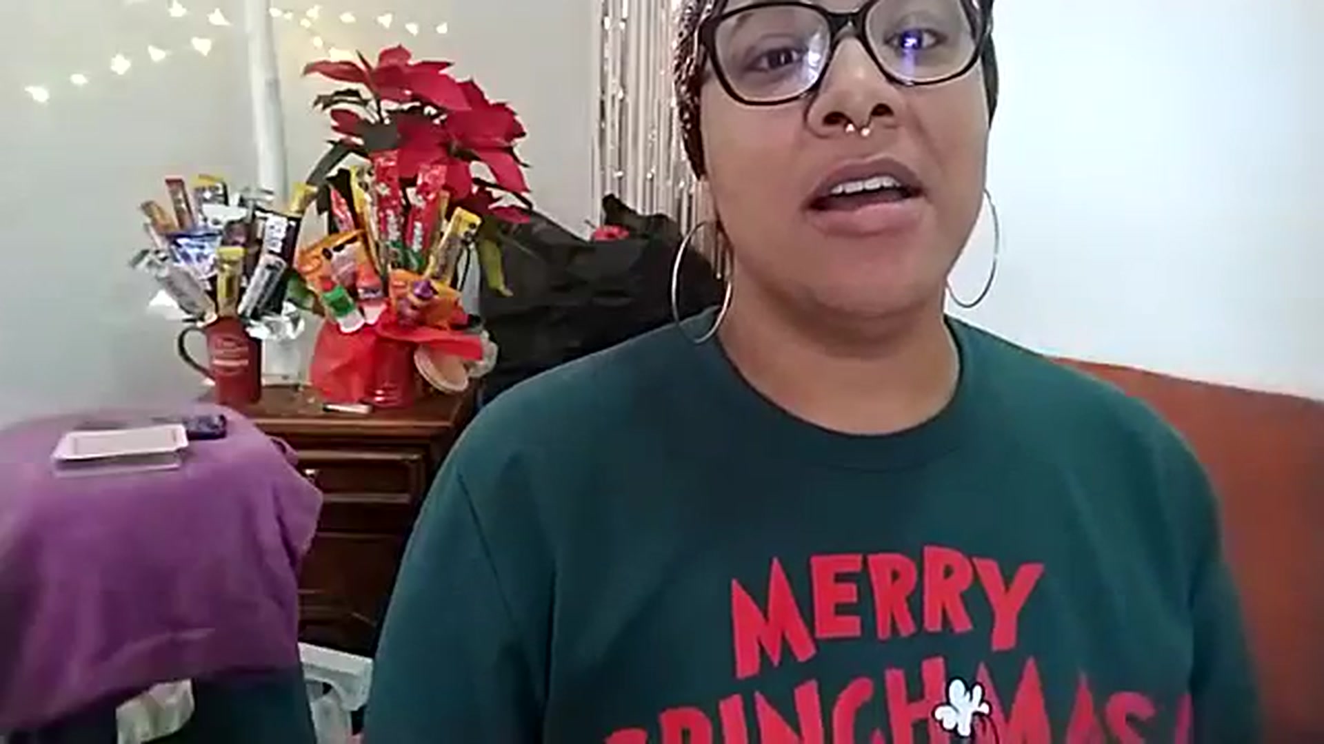 Gallery image thumbnail from Mysticbae's myfreecams stream on, 12/22/2023, 19:12 image 10 of 20