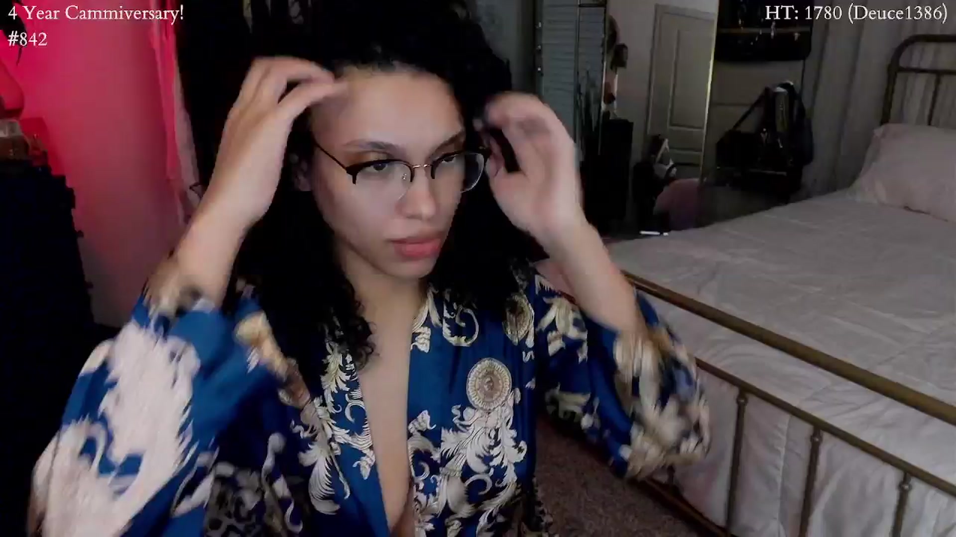Gallery image thumbnail from MystyEyed's myfreecams stream on, 07/31/2024, 07:13 image 14 of 20