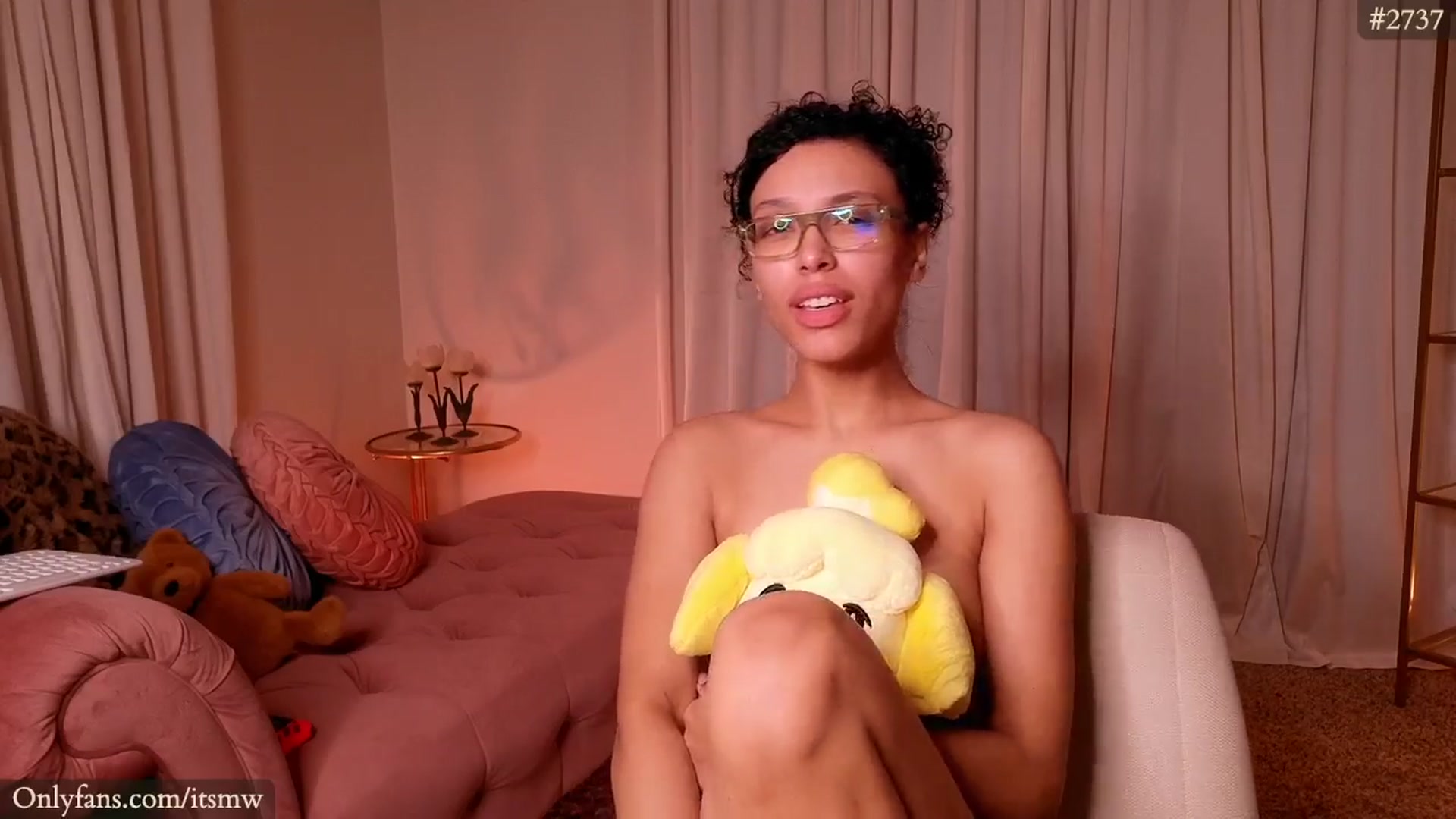 Gallery image thumbnail from Mystywaterz's myfreecams stream on, 04/14/2024, 08:04 image 3 of 20
