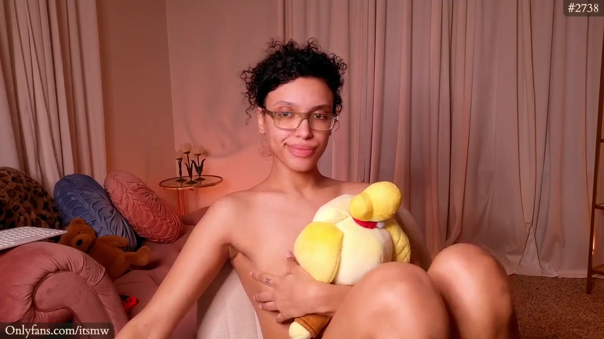 Gallery image thumbnail from Mystywaterz's myfreecams stream on, 04/14/2024, 08:04 image 13 of 20