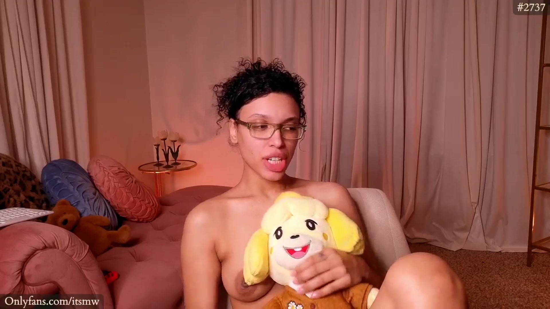 Gallery image thumbnail from Mystywaterz's myfreecams stream on, 04/14/2024, 08:04 image 6 of 20