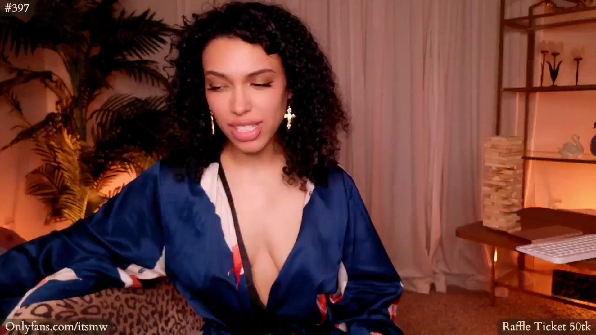 Gallery image thumbnail from Mystywaterz's myfreecams stream on, 06/02/2024, 09:31 image 10 of 20