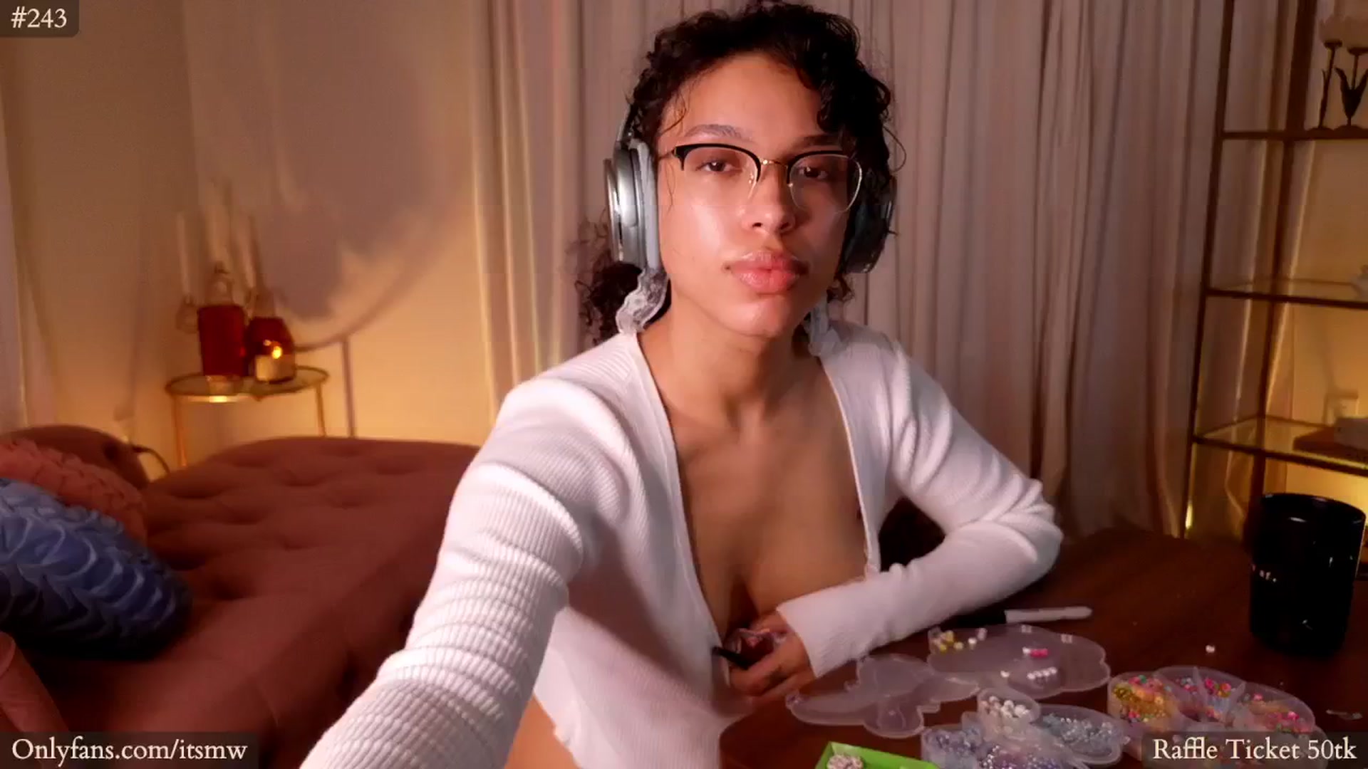 Gallery image thumbnail from Mystywaterz's myfreecams stream on, 06/08/2024, 05:09 image 8 of 20