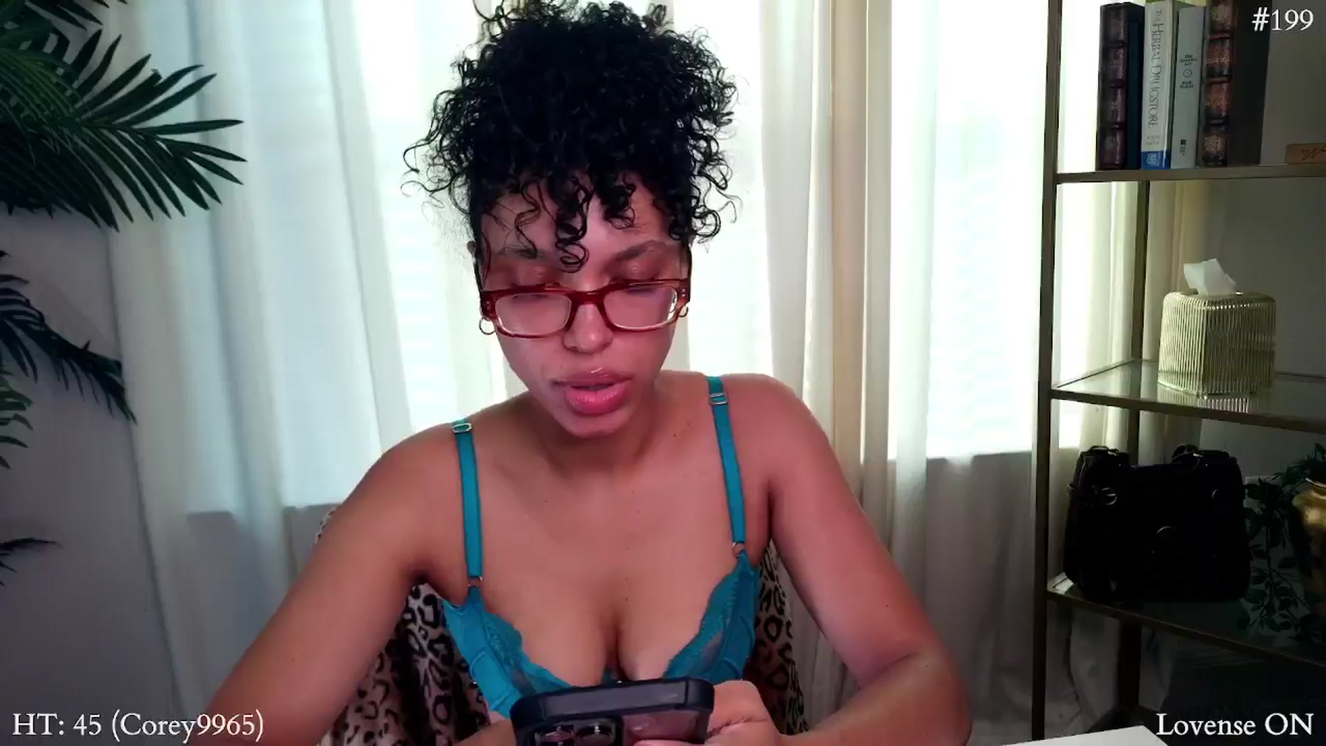 Gallery image thumbnail from Mystywaterz's myfreecams stream on, 11/11/2024, 22:10 image 12 of 20