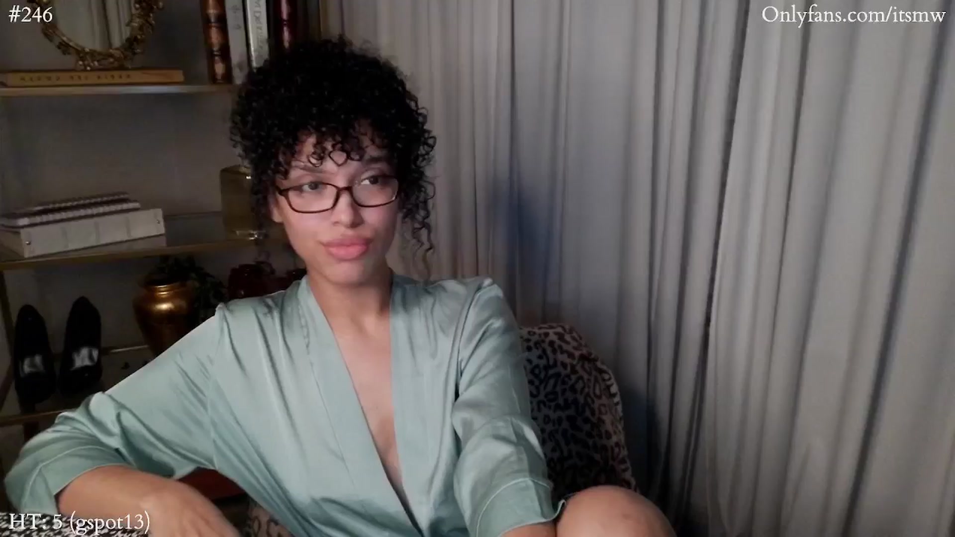 Gallery image thumbnail from Mystywaterz's myfreecams stream on, 11/18/2024, 08:24 image 10 of 20