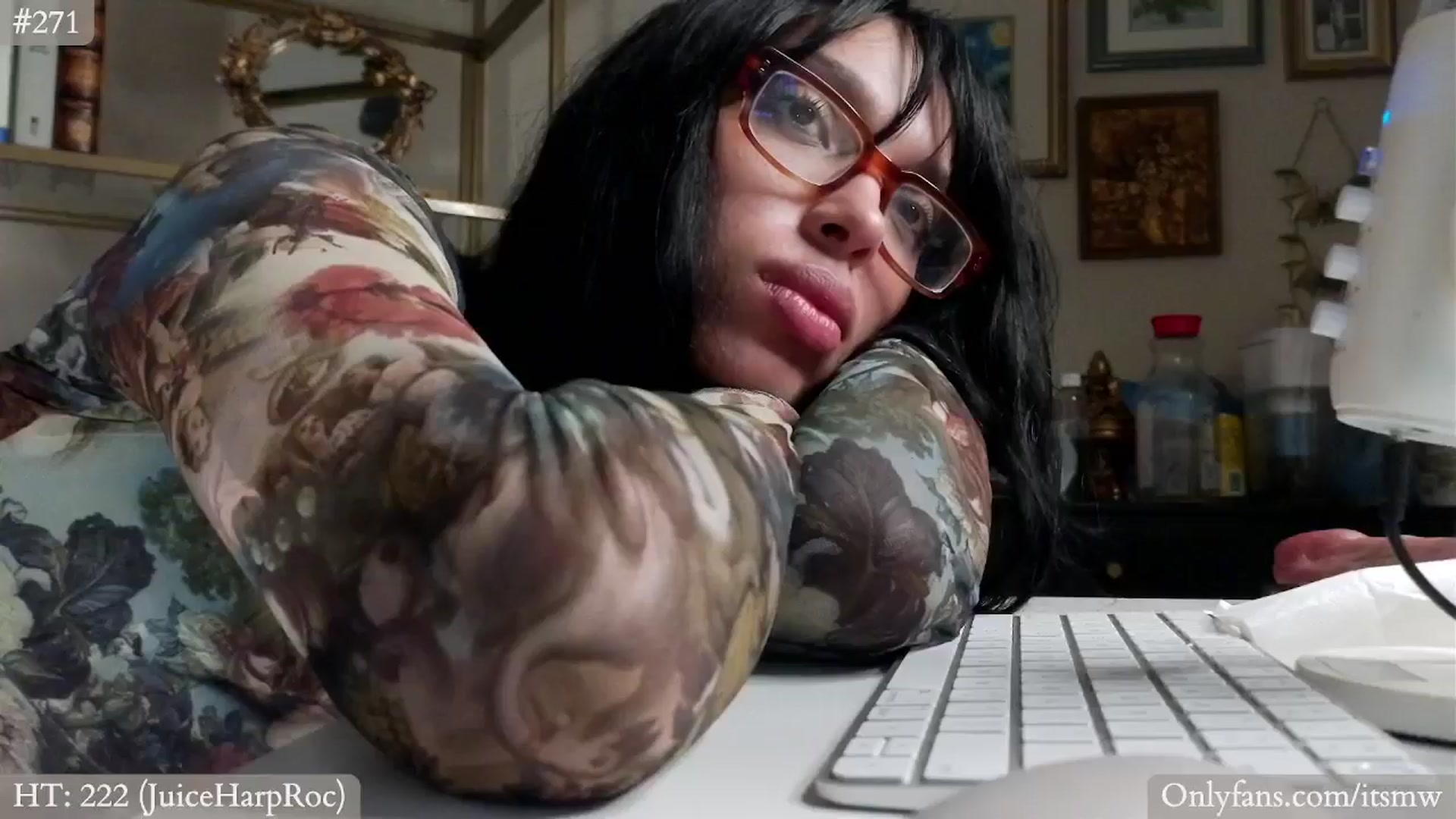 Gallery image thumbnail from Mystywaterz's myfreecams stream on, 11/22/2024, 07:44 image 17 of 20