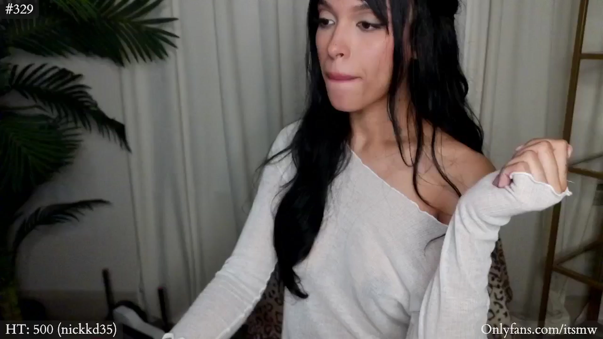 Gallery image thumbnail from Mystywaterz's myfreecams stream on, 11/28/2024, 07:39 image 4 of 20