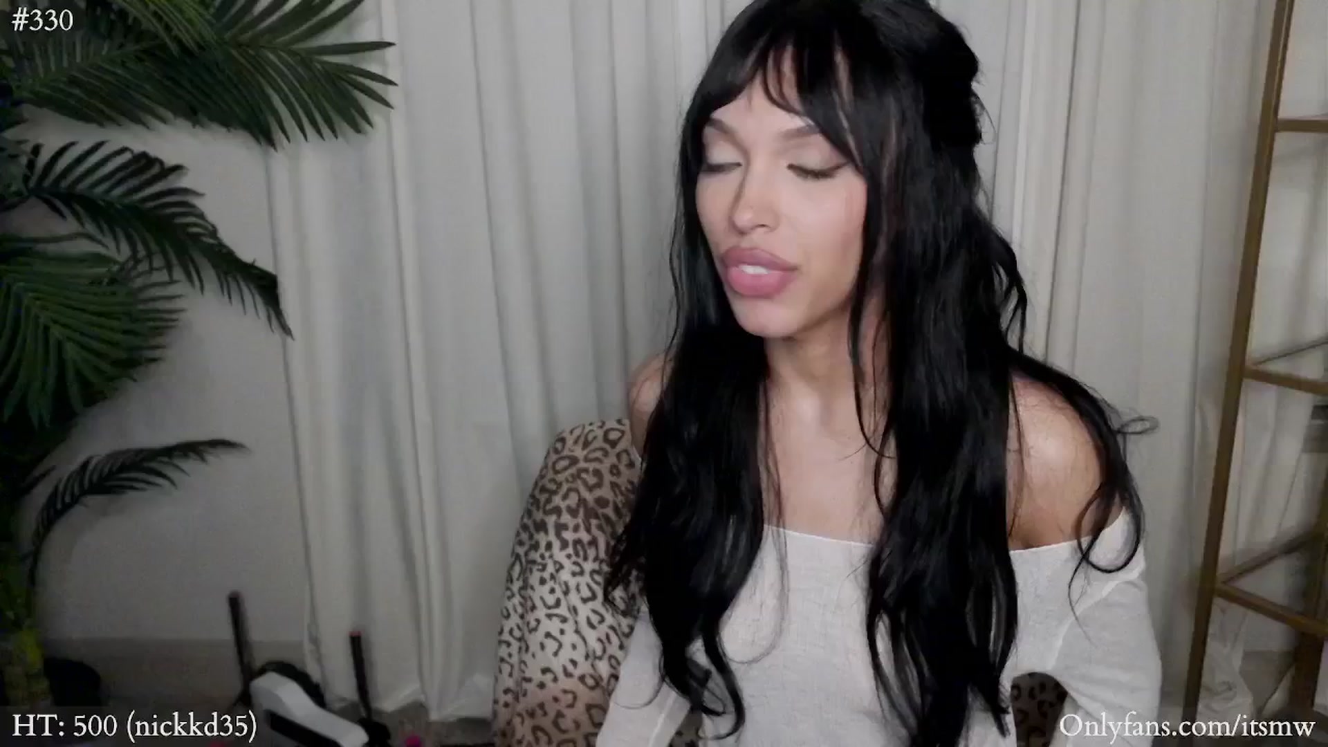 Gallery image thumbnail from Mystywaterz's myfreecams stream on, 11/28/2024, 07:39 image 12 of 20