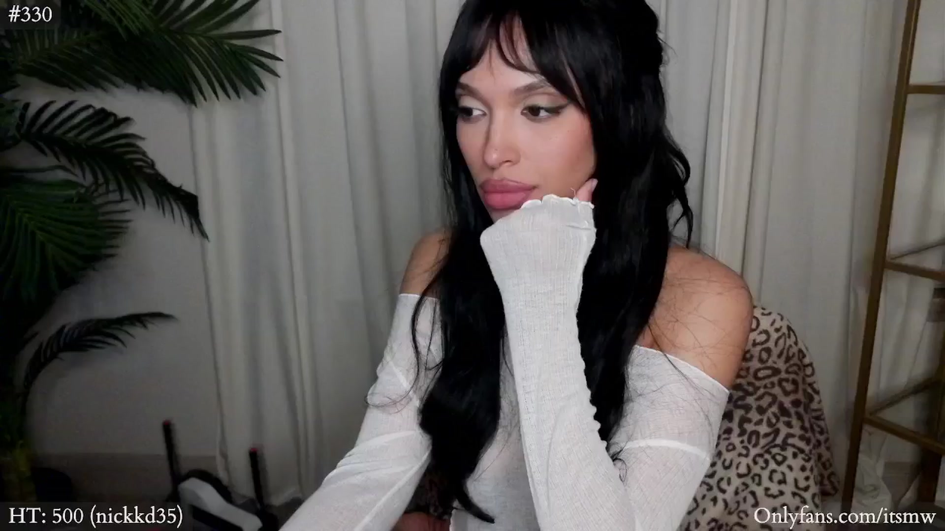 Gallery image thumbnail from Mystywaterz's myfreecams stream on, 11/28/2024, 07:39 image 9 of 20