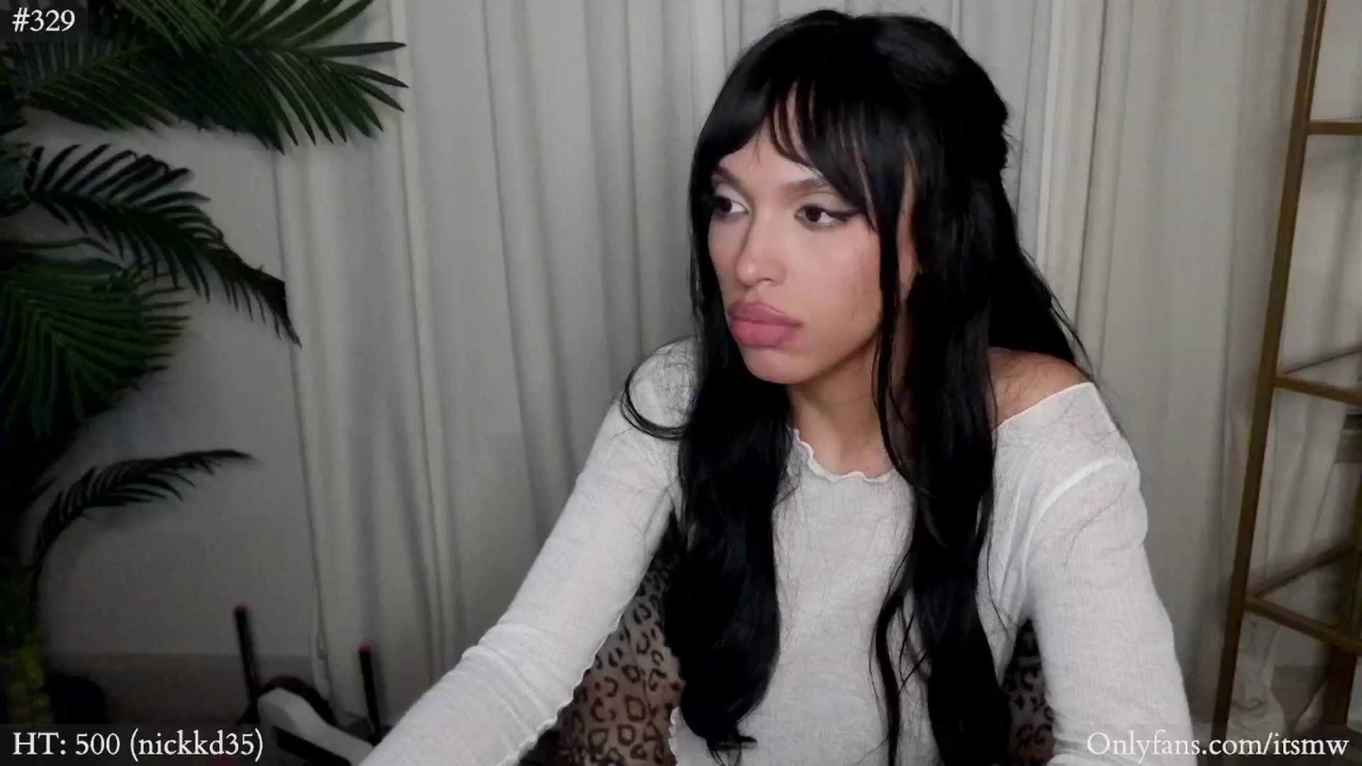 Gallery image thumbnail from Mystywaterz's myfreecams stream on, 11/28/2024, 07:39 image 1 of 20