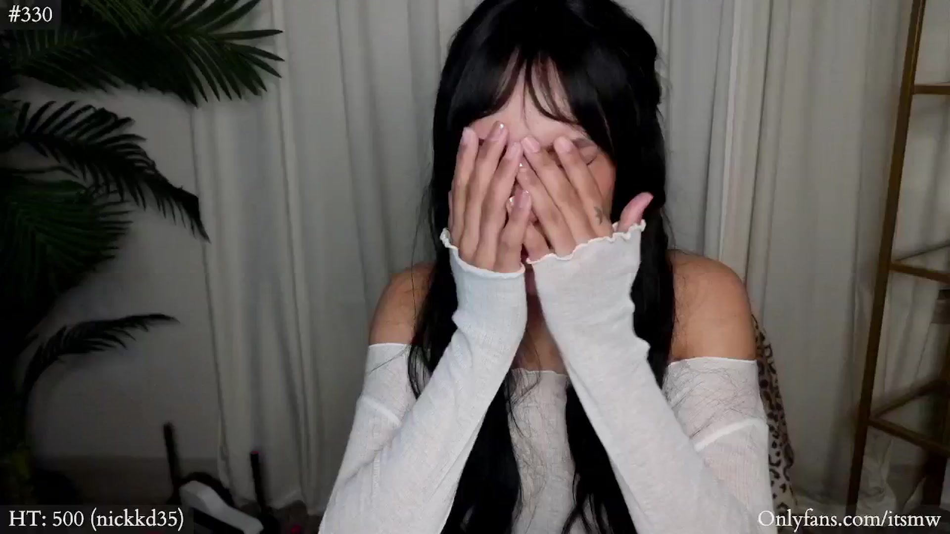 Gallery image thumbnail from Mystywaterz's myfreecams stream on, 11/28/2024, 07:39 image 10 of 20