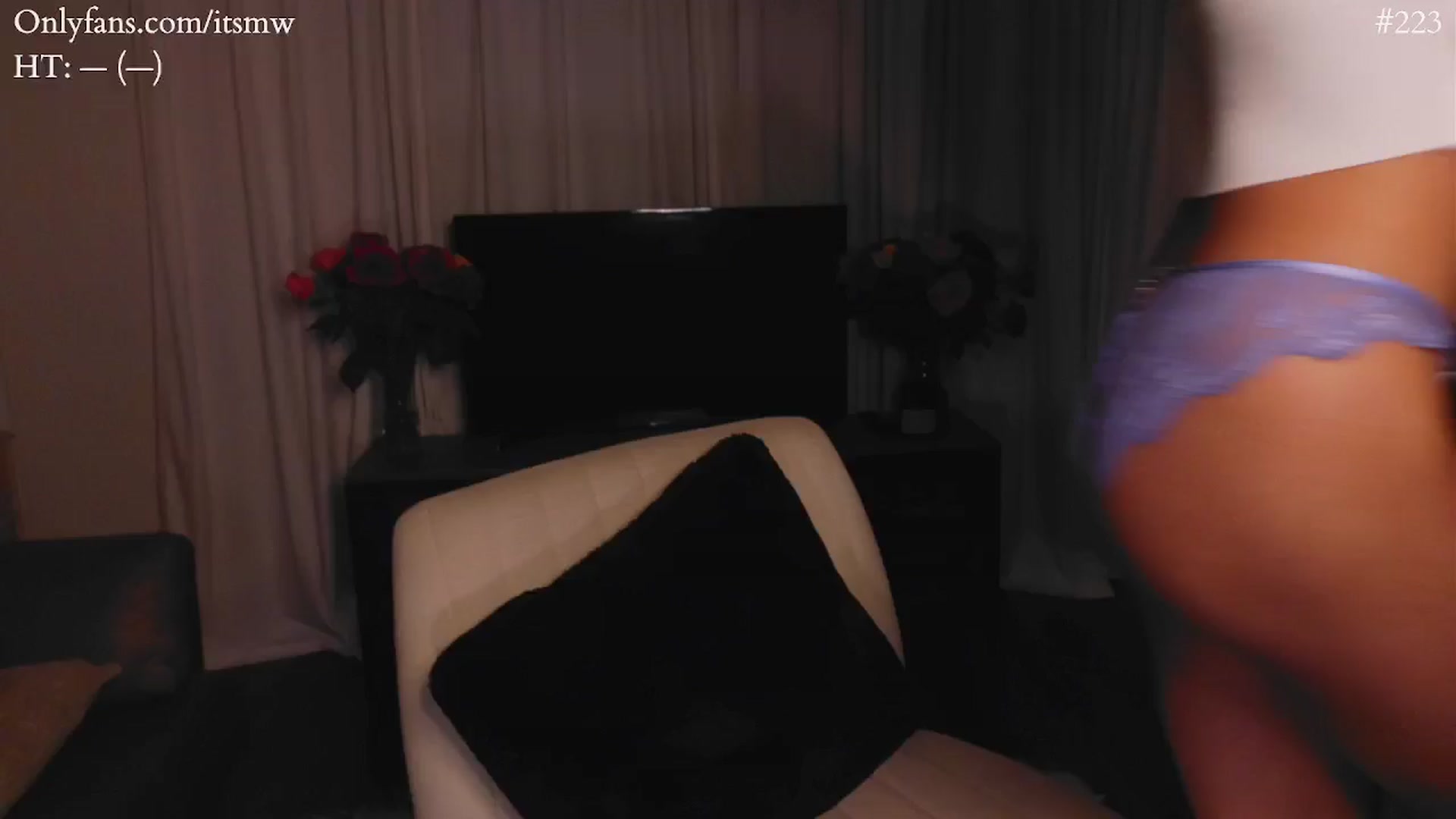 Gallery image thumbnail from Mystywaterz's myfreecams stream on, 03/19/2025, 03:59 image 2 of 20