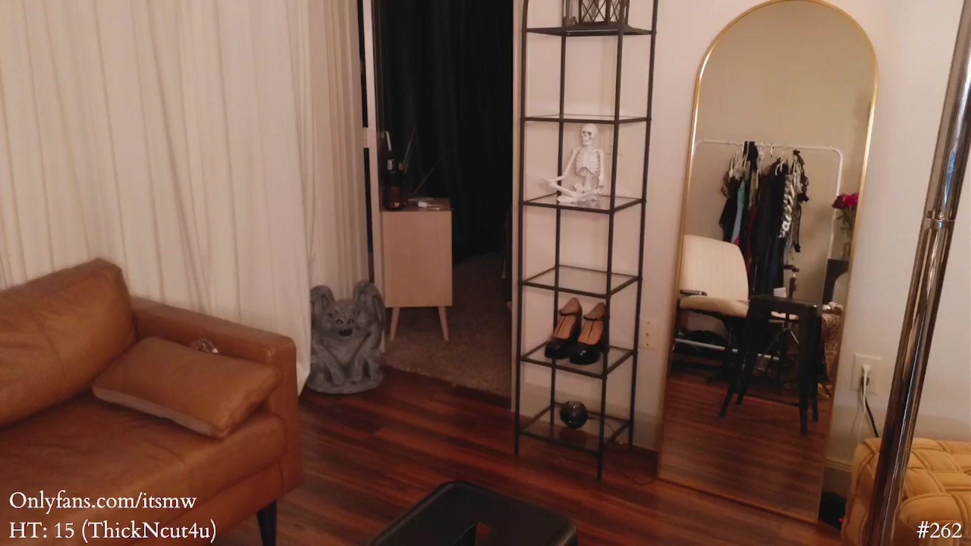 Gallery image thumbnail from Mystywaterz's myfreecams stream on, 03/28/2025, 02:47 image 9 of 20