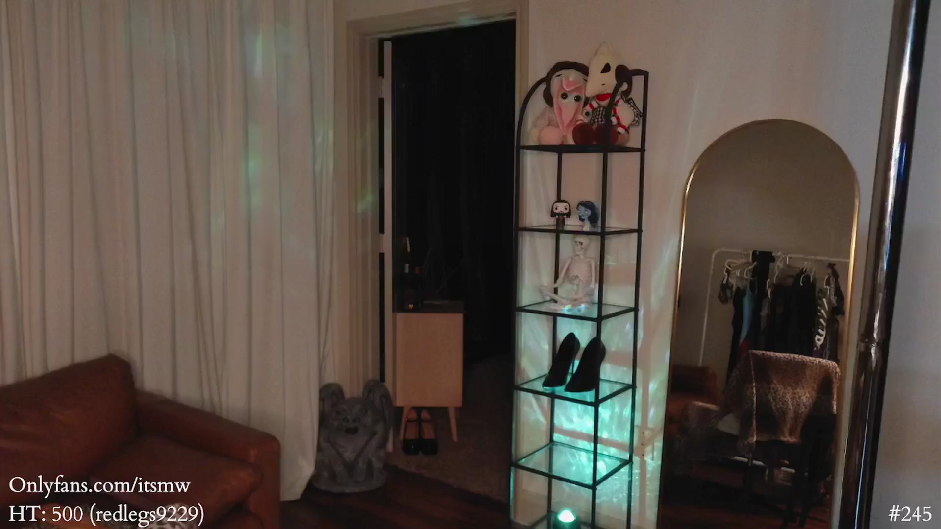 Gallery image thumbnail from Mystywaterz's myfreecams stream on, 03/28/2025, 06:07 image 9 of 20