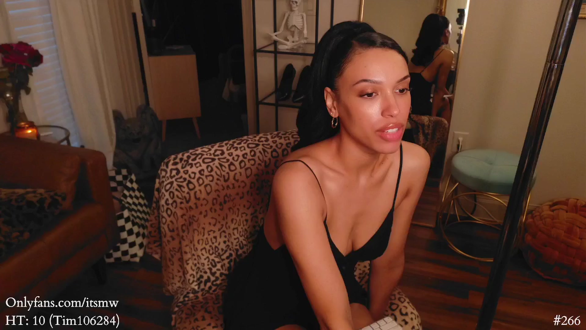 Gallery image thumbnail from Mystywaterz's myfreecams stream on, 03/30/2025, 24:50 image 12 of 20