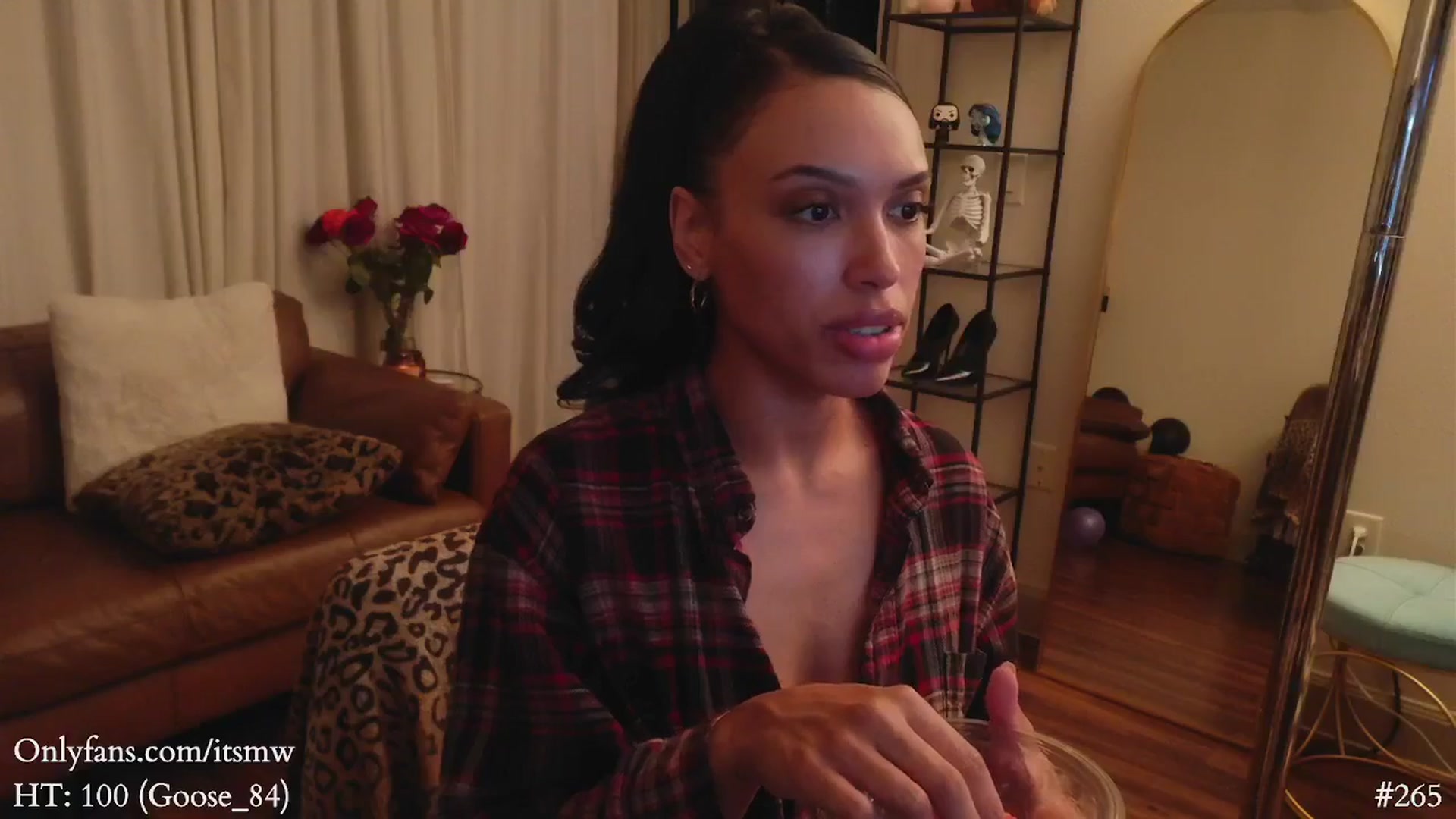 Gallery image thumbnail from Mystywaterz's myfreecams stream on, 03/30/2025, 04:15 image 17 of 20