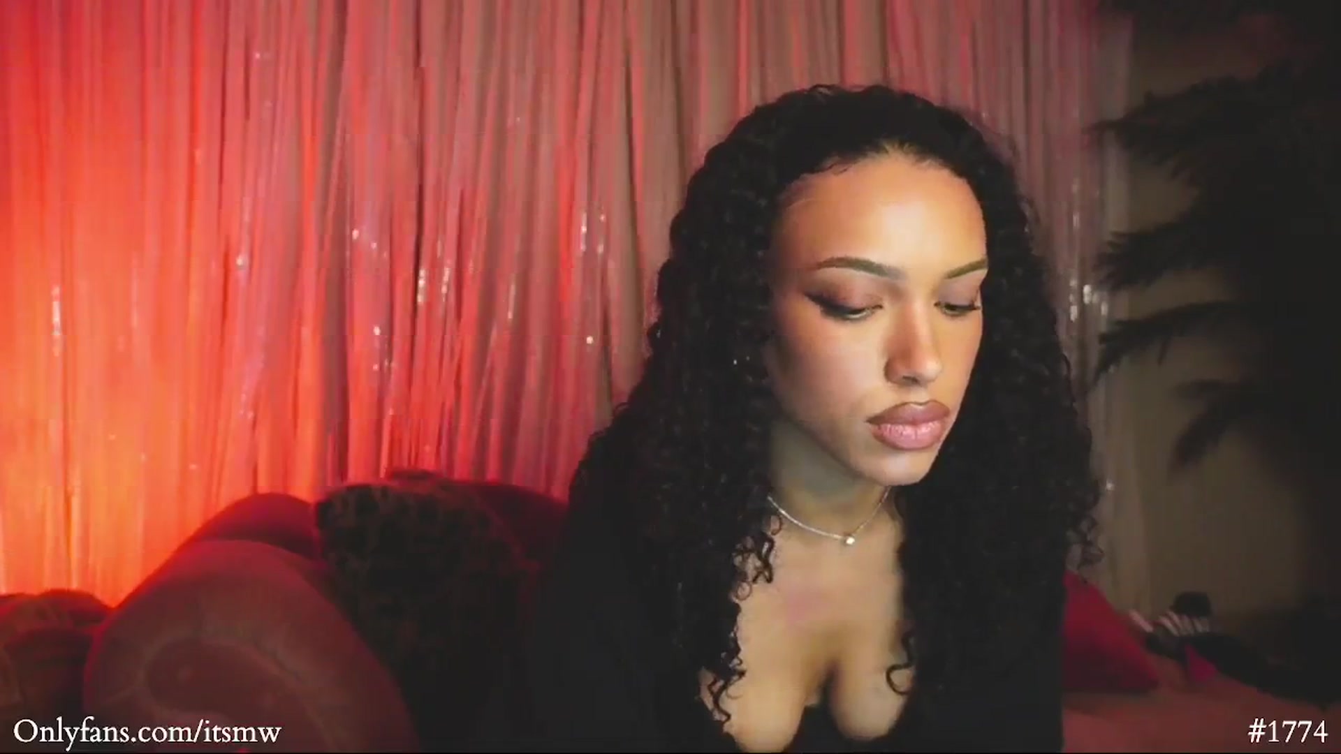 Gallery image thumbnail from Mystywaterz's myfreecams stream on, 08/13/2025, 04:31 image 10 of 20