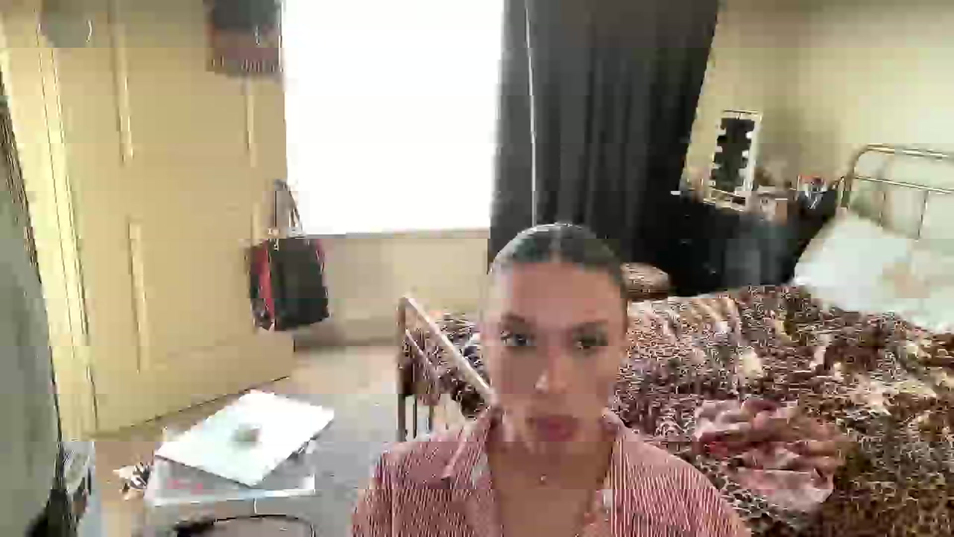 Gallery image thumbnail from Mystywaterz's myfreecams stream on, 10/05/2025, 23:41 image 5 of 20