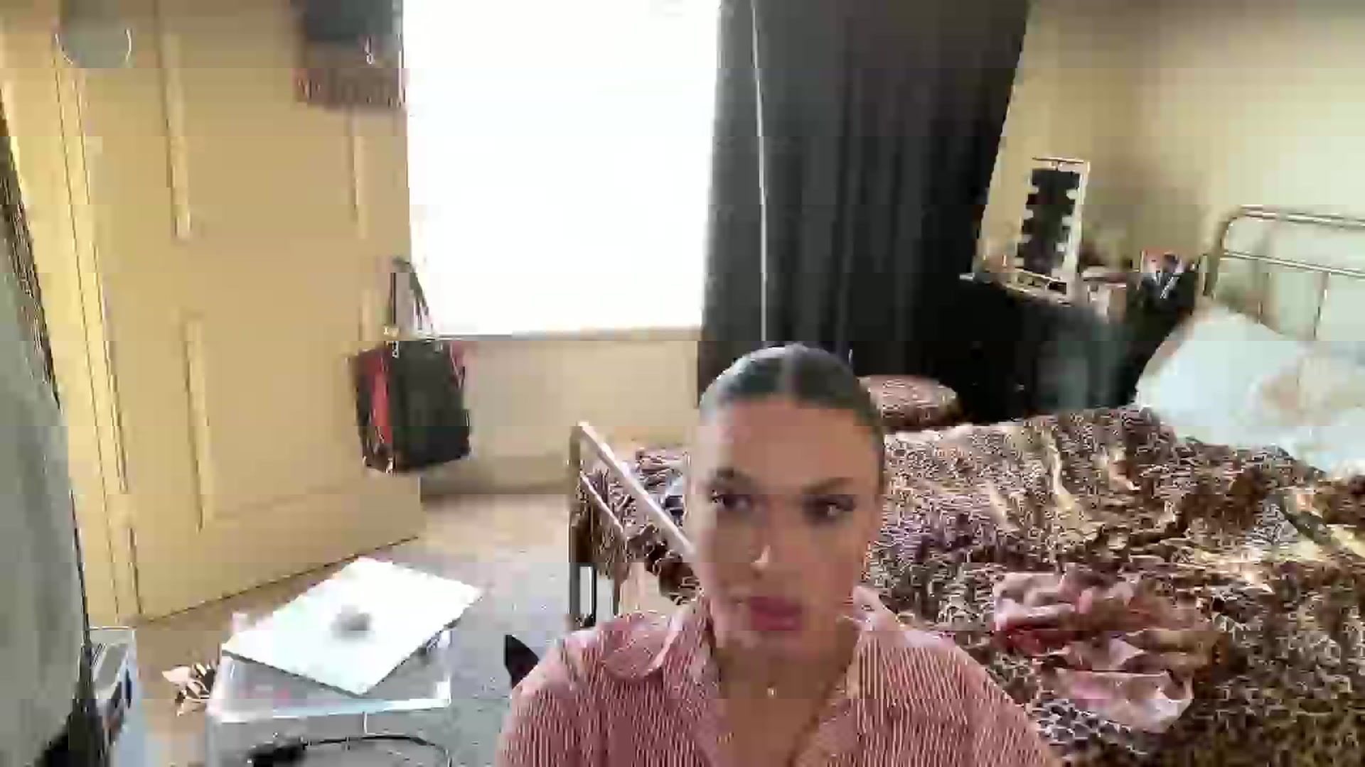 Gallery image thumbnail from Mystywaterz's myfreecams stream on, 10/05/2025, 23:41 image 14 of 20
