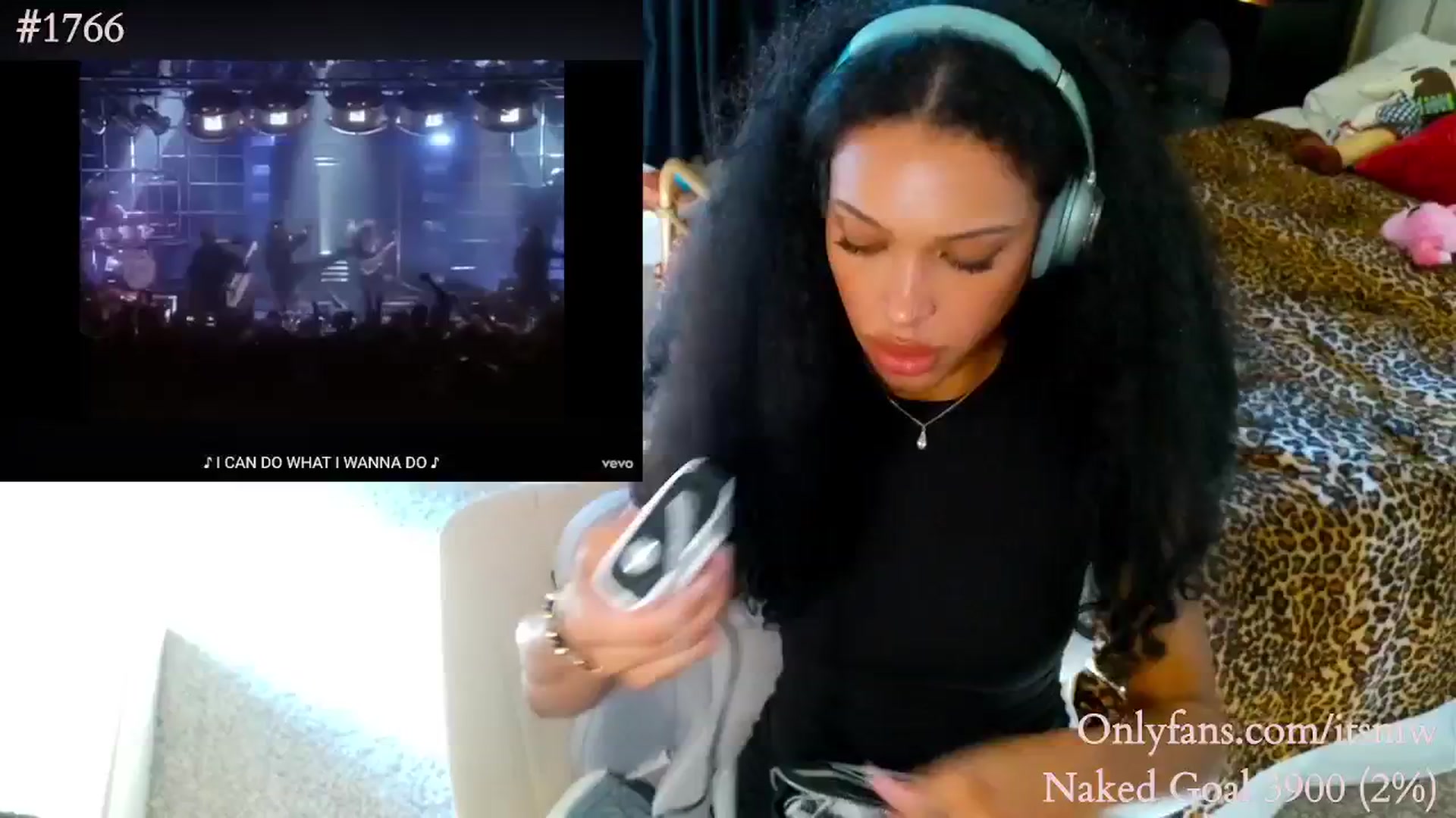 Gallery image thumbnail from Mystywaterz's myfreecams stream on, 10/10/2025, 01:33 image 8 of 20