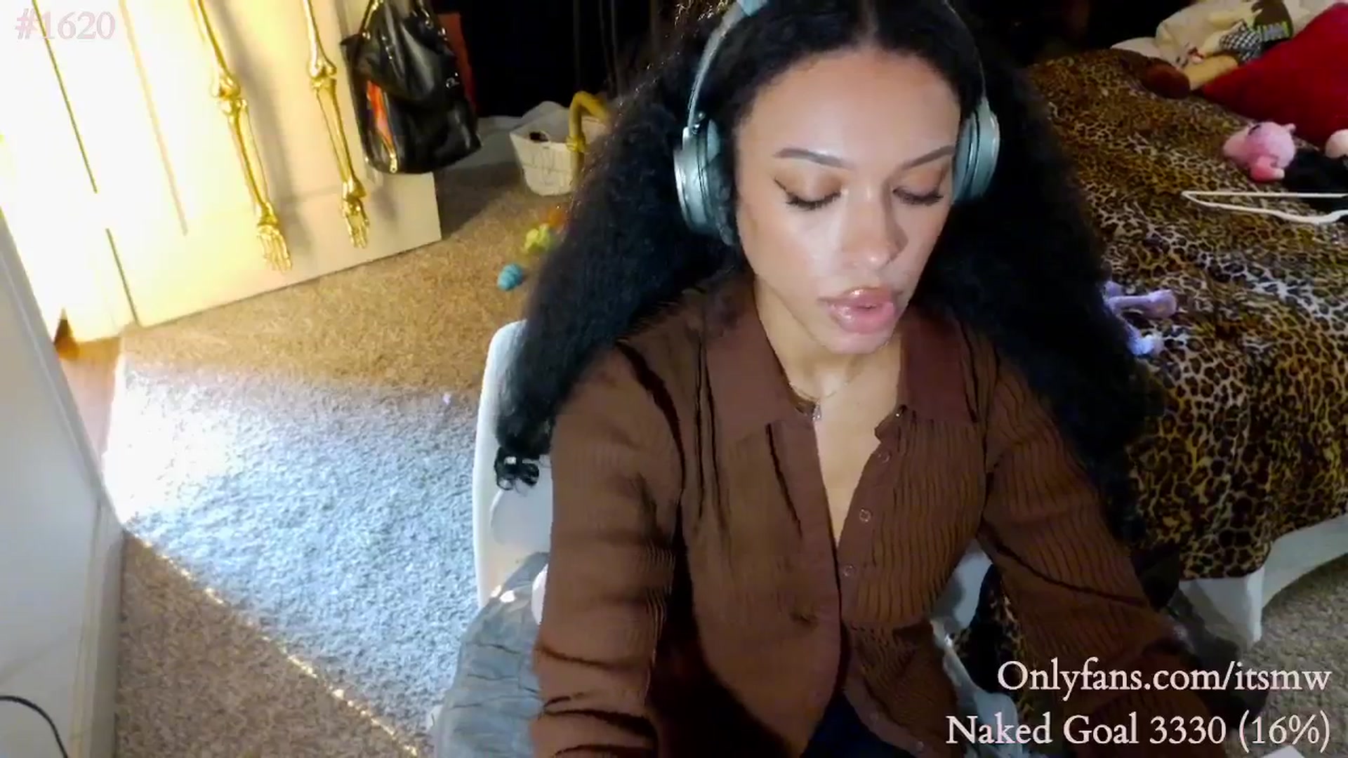 Gallery image thumbnail from Mystywaterz's myfreecams stream on, 10/10/2025, 01:33 image 14 of 20