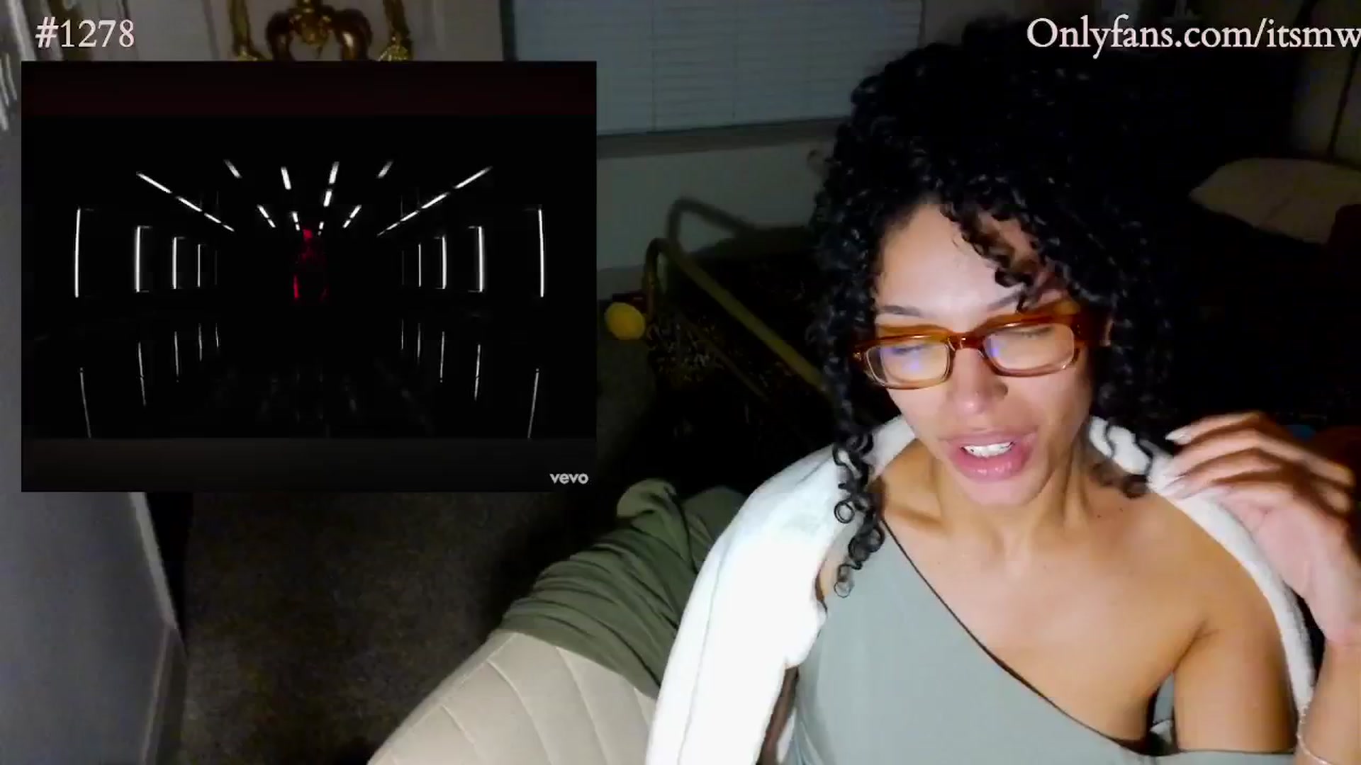 Gallery image thumbnail from Mystywaterz's myfreecams stream on, 10/12/2025, 11:53 image 16 of 20
