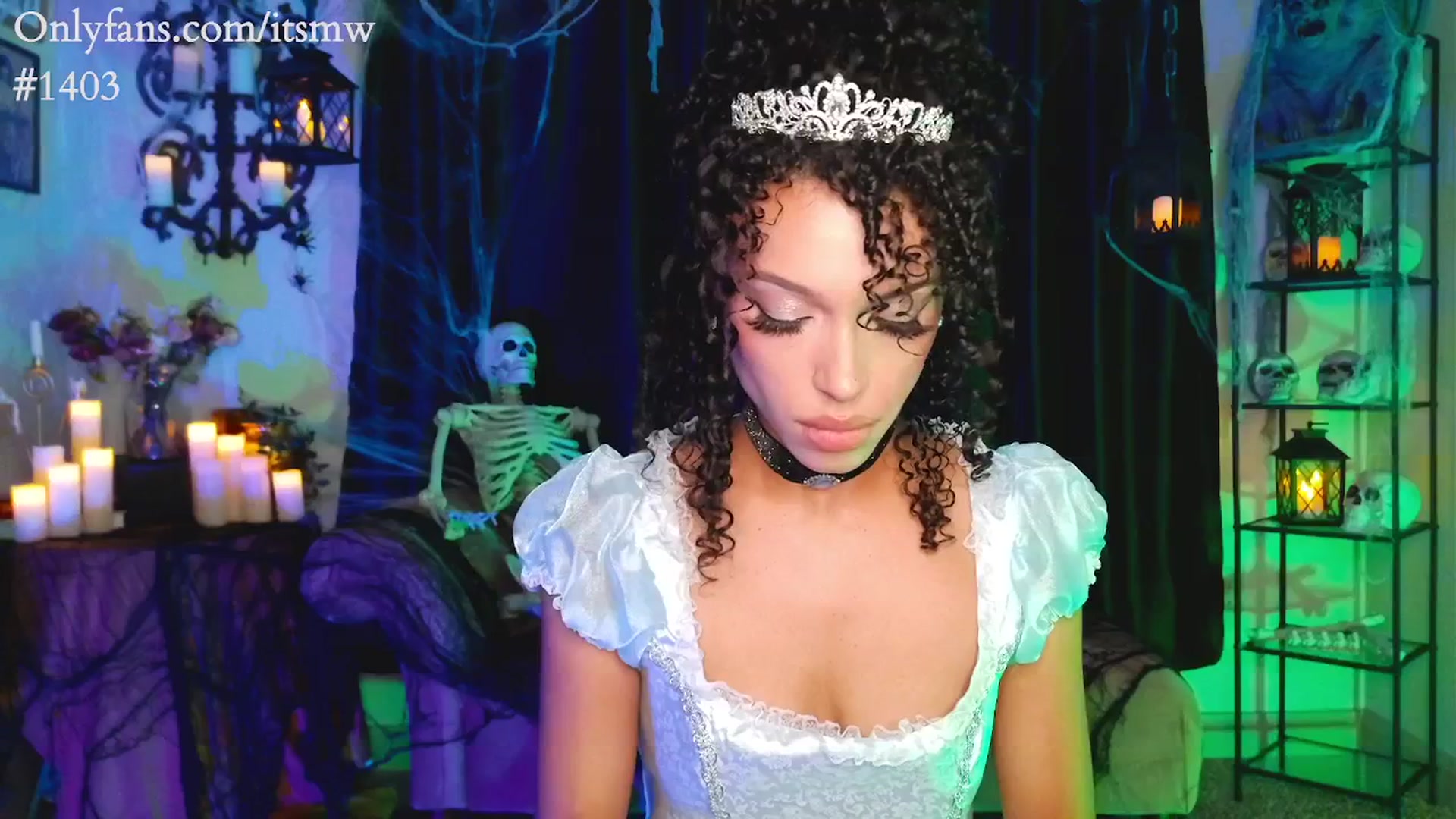Gallery image thumbnail from Mystywaterz's myfreecams stream on, 10/15/2025, 24:38 image 12 of 20