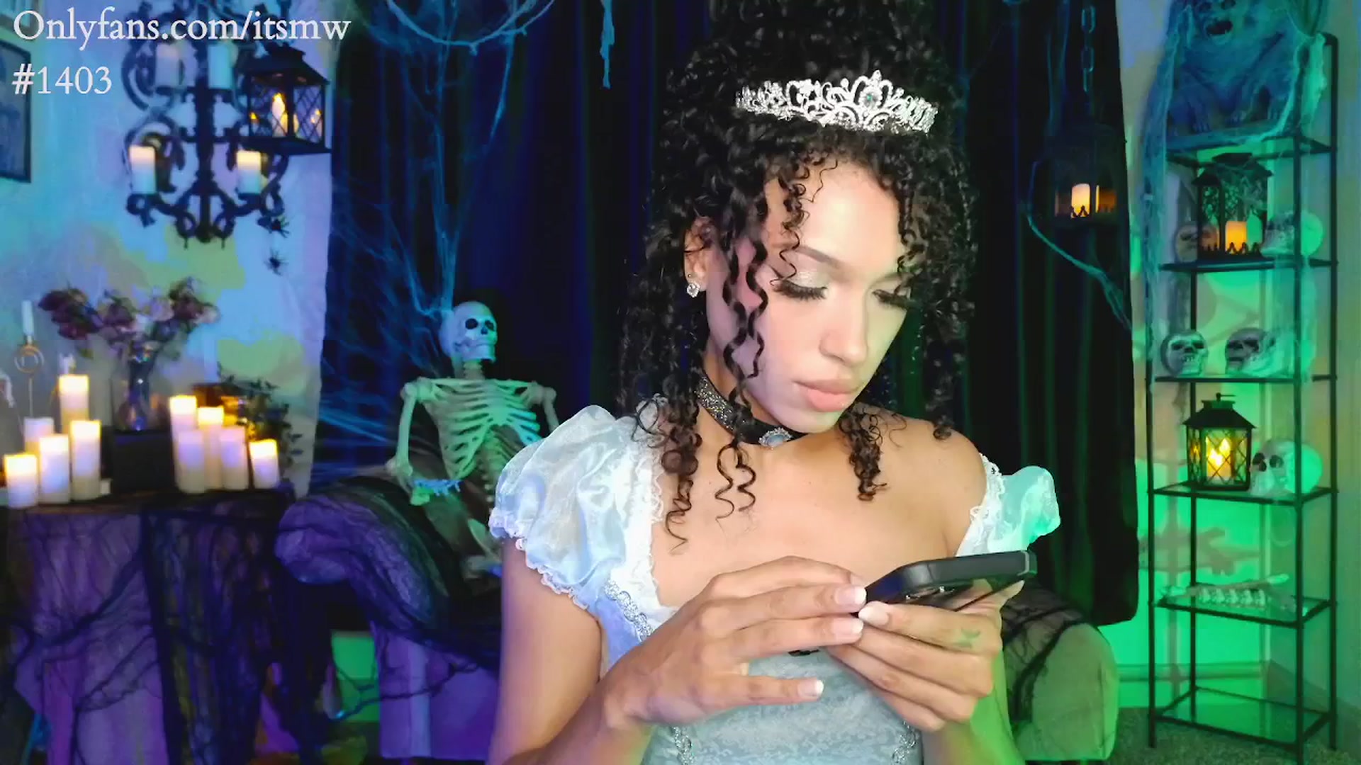 Gallery image thumbnail from Mystywaterz's myfreecams stream on, 10/15/2025, 24:38 image 17 of 20