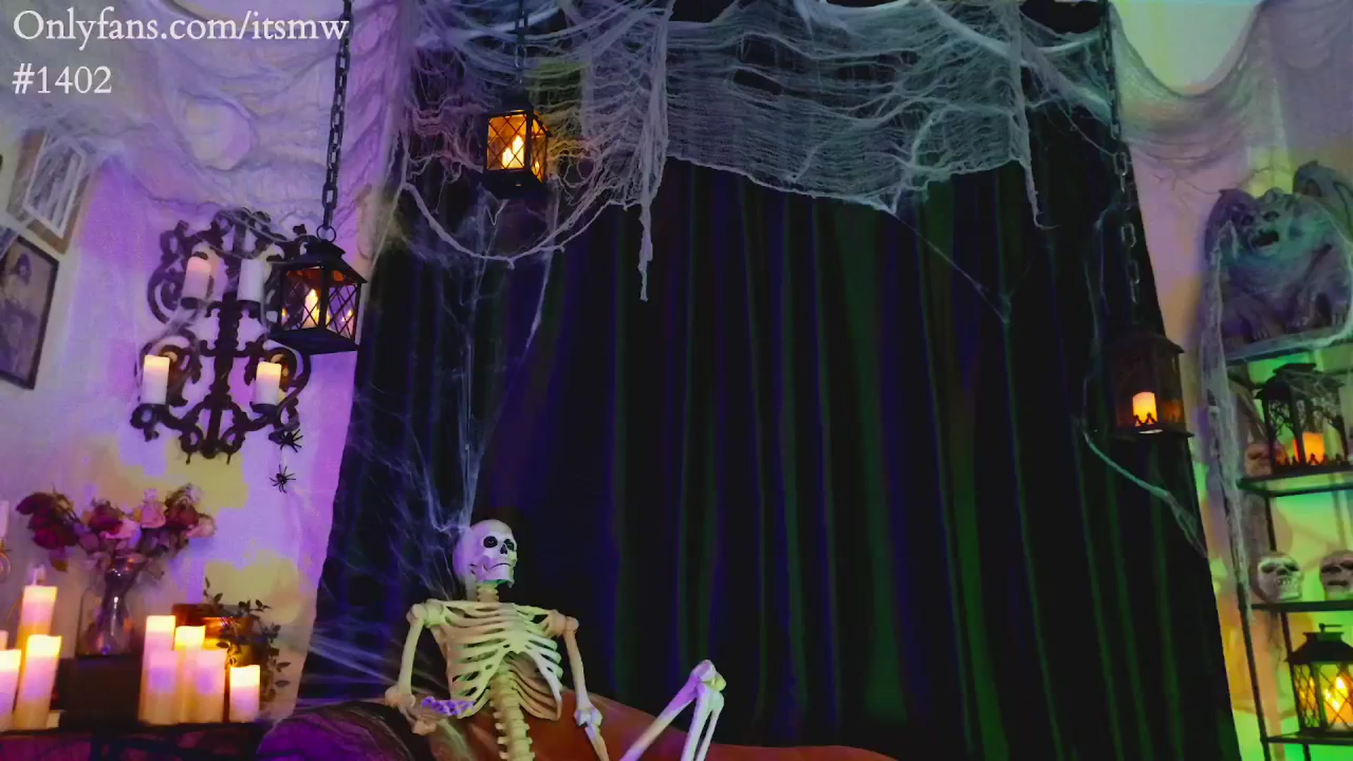 Gallery image thumbnail from Mystywaterz's myfreecams stream on, 10/15/2025, 24:38 image 1 of 20