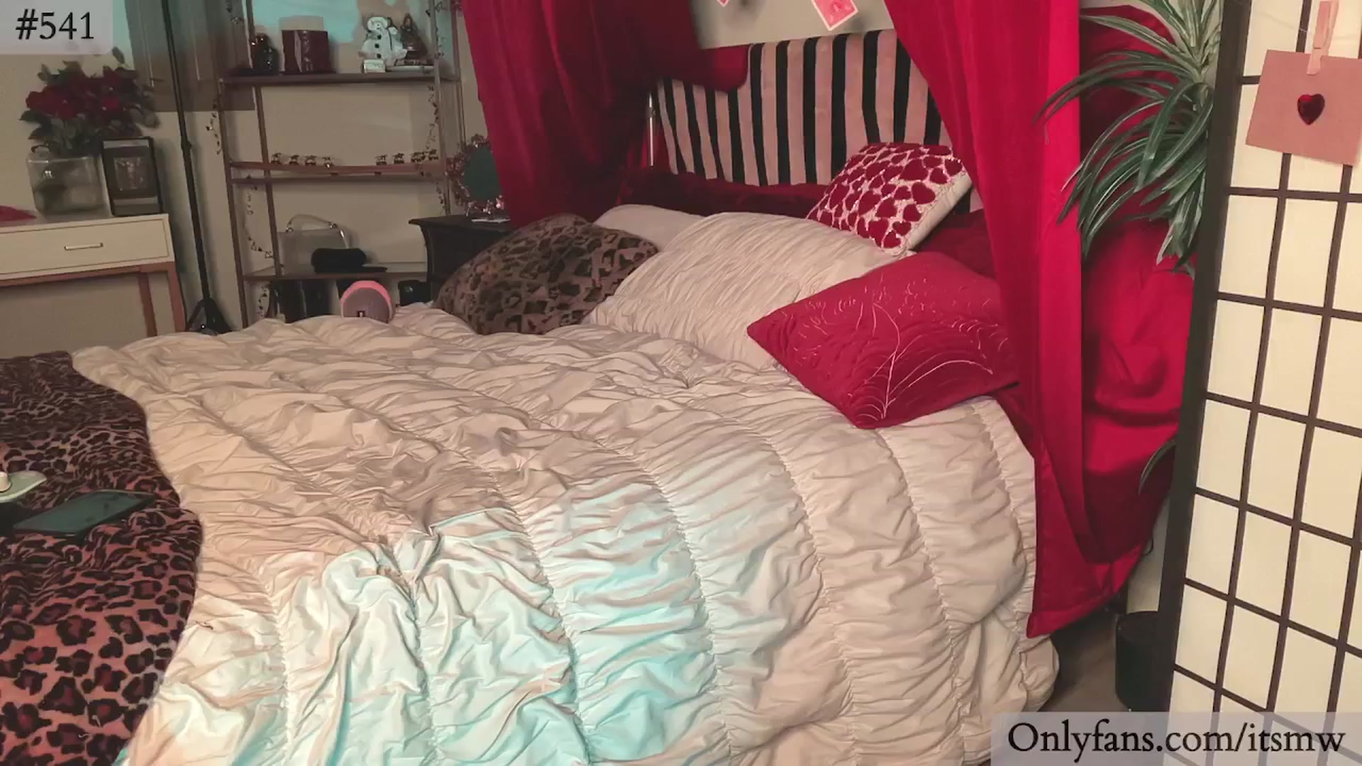 Gallery image thumbnail from Mystywaterz's myfreecams stream on, 02/22/2026, 11:08 image 14 of 20