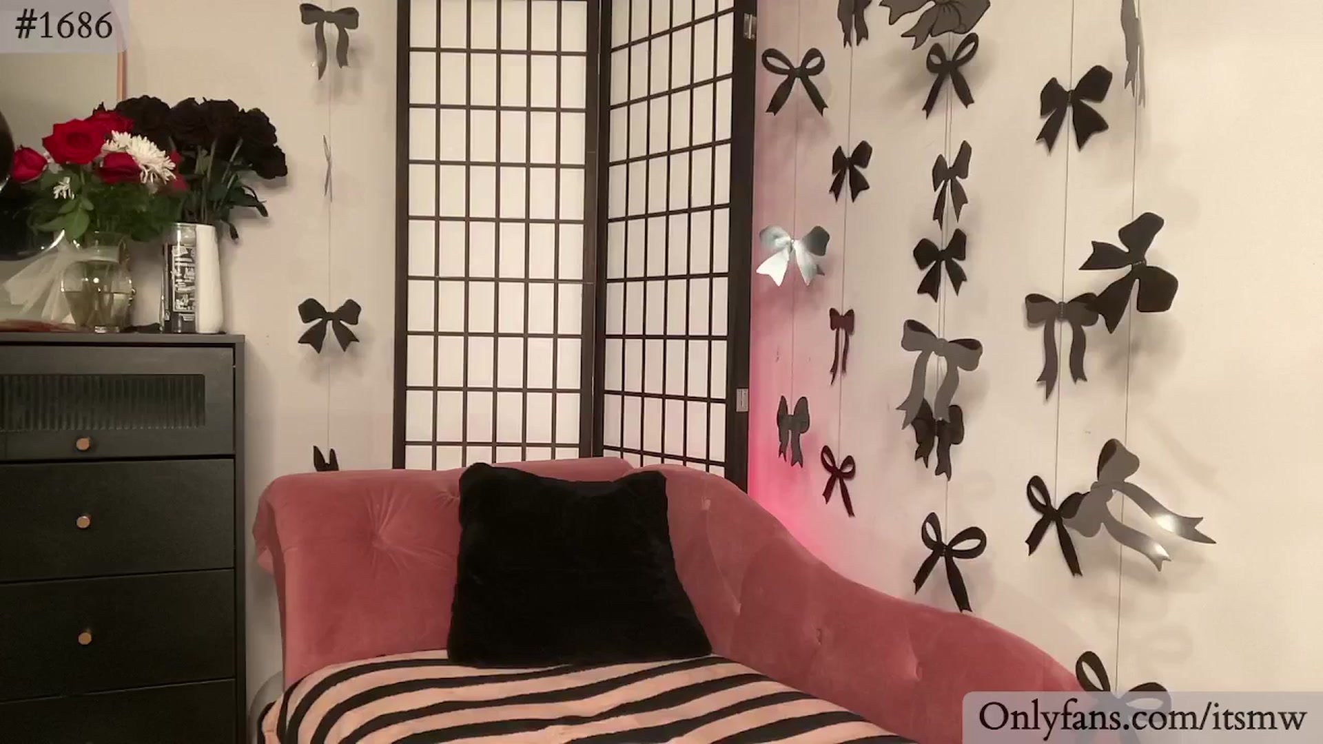 Gallery image thumbnail from Mystywaterz's myfreecams stream on, 03/18/2026, 22:33 image 1 of 20