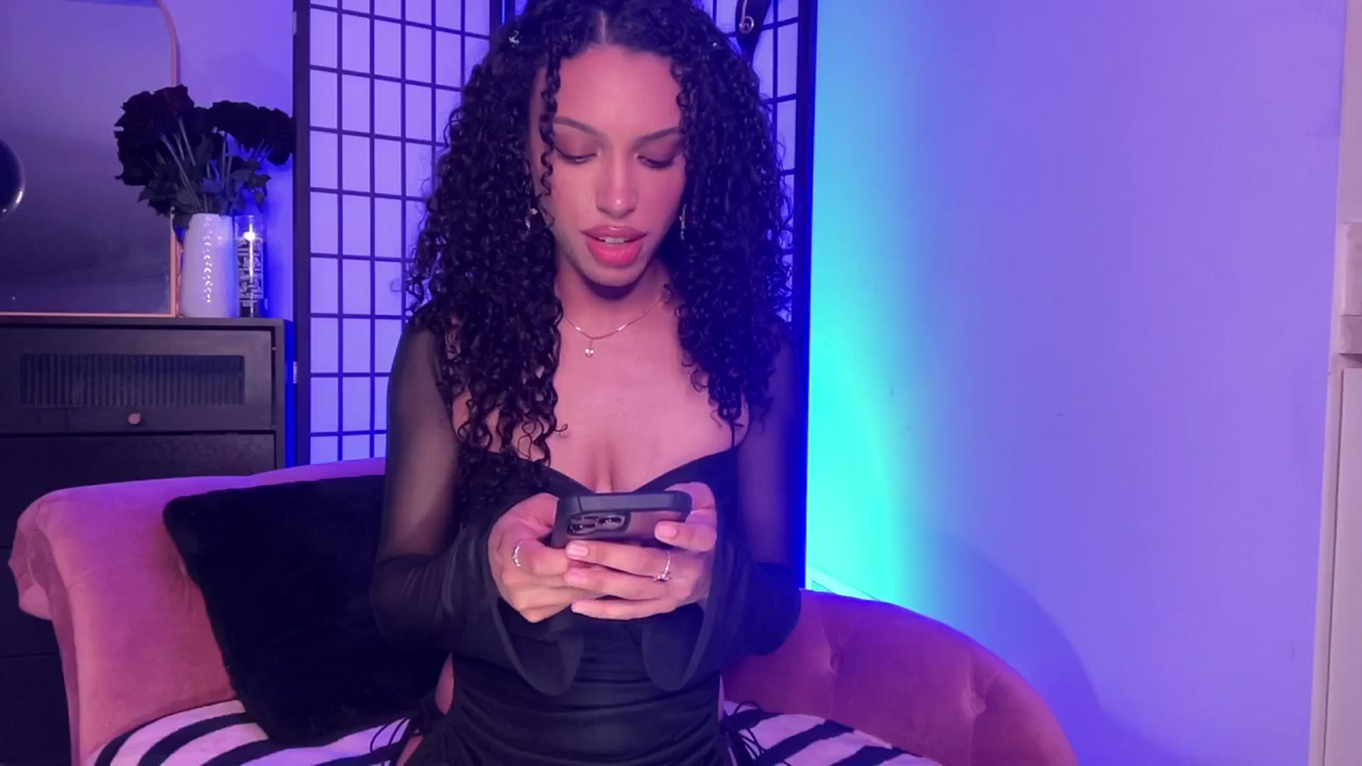 Gallery image thumbnail from Mystywaterz's myfreecams stream on, 03/22/2026, 02:43 image 20 of 20