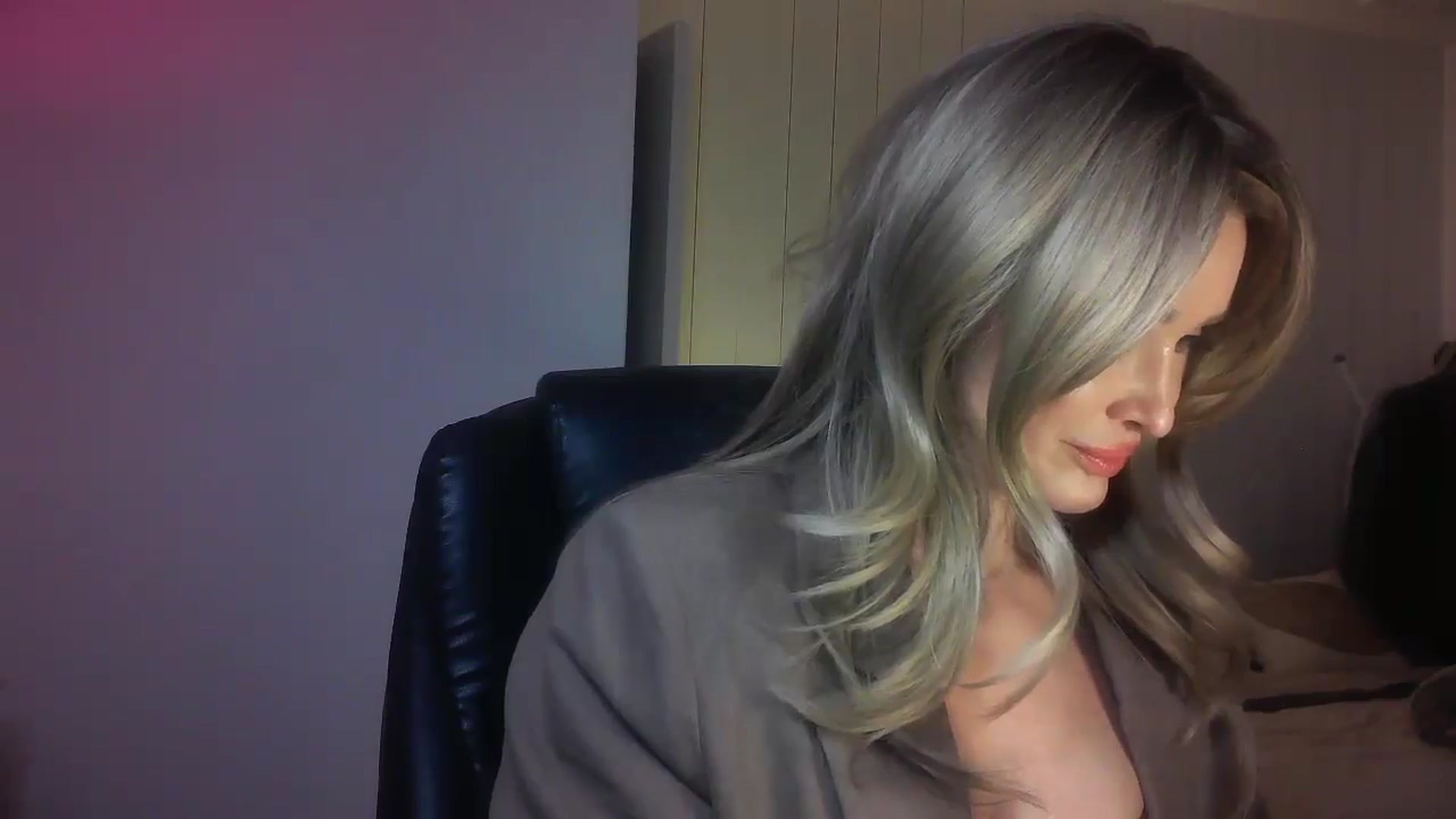 Gallery image thumbnail from Mzmary's myfreecams stream on, 02/10/2025, 24:03 image 19 of 20