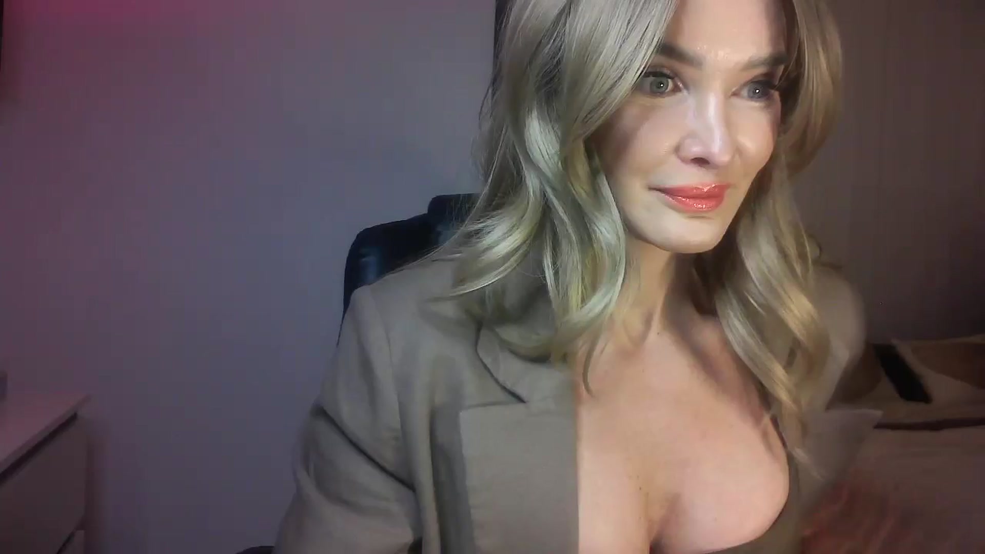 Gallery image thumbnail from Mzmary's myfreecams stream on, 02/10/2025, 01:16 image 18 of 20
