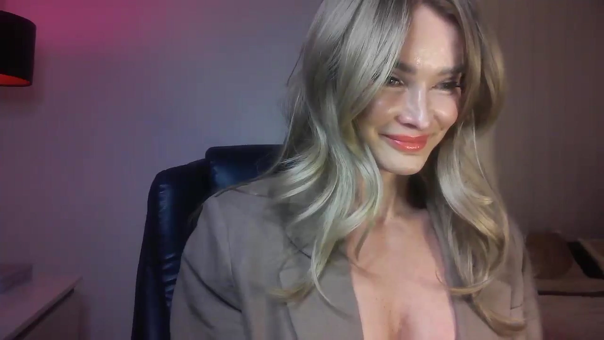 Gallery image thumbnail from Mzmary's myfreecams stream on, 02/10/2025, 01:16 image 14 of 20