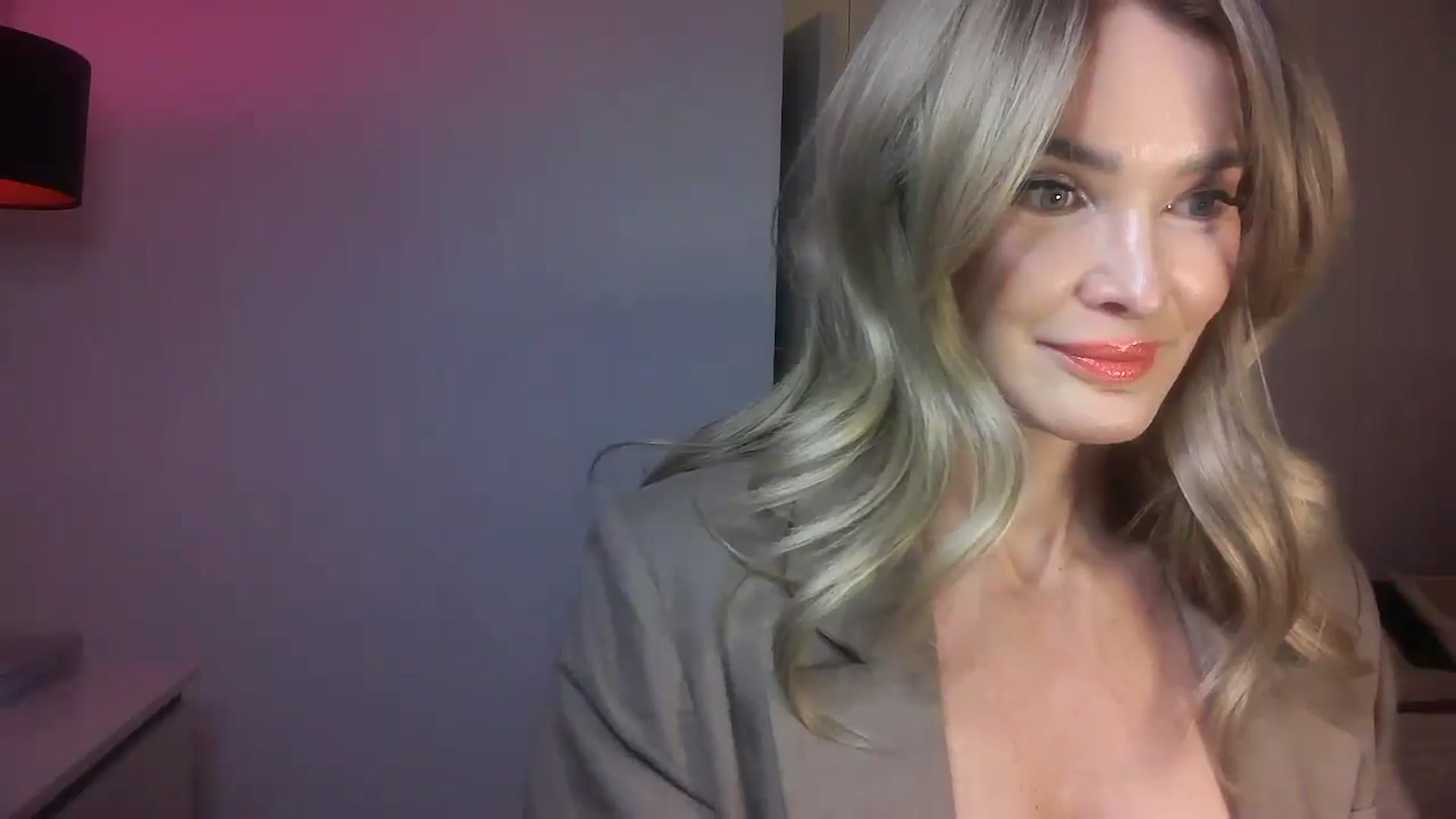 Gallery image thumbnail from Mzmary's myfreecams stream on, 02/10/2025, 01:16 image 10 of 20