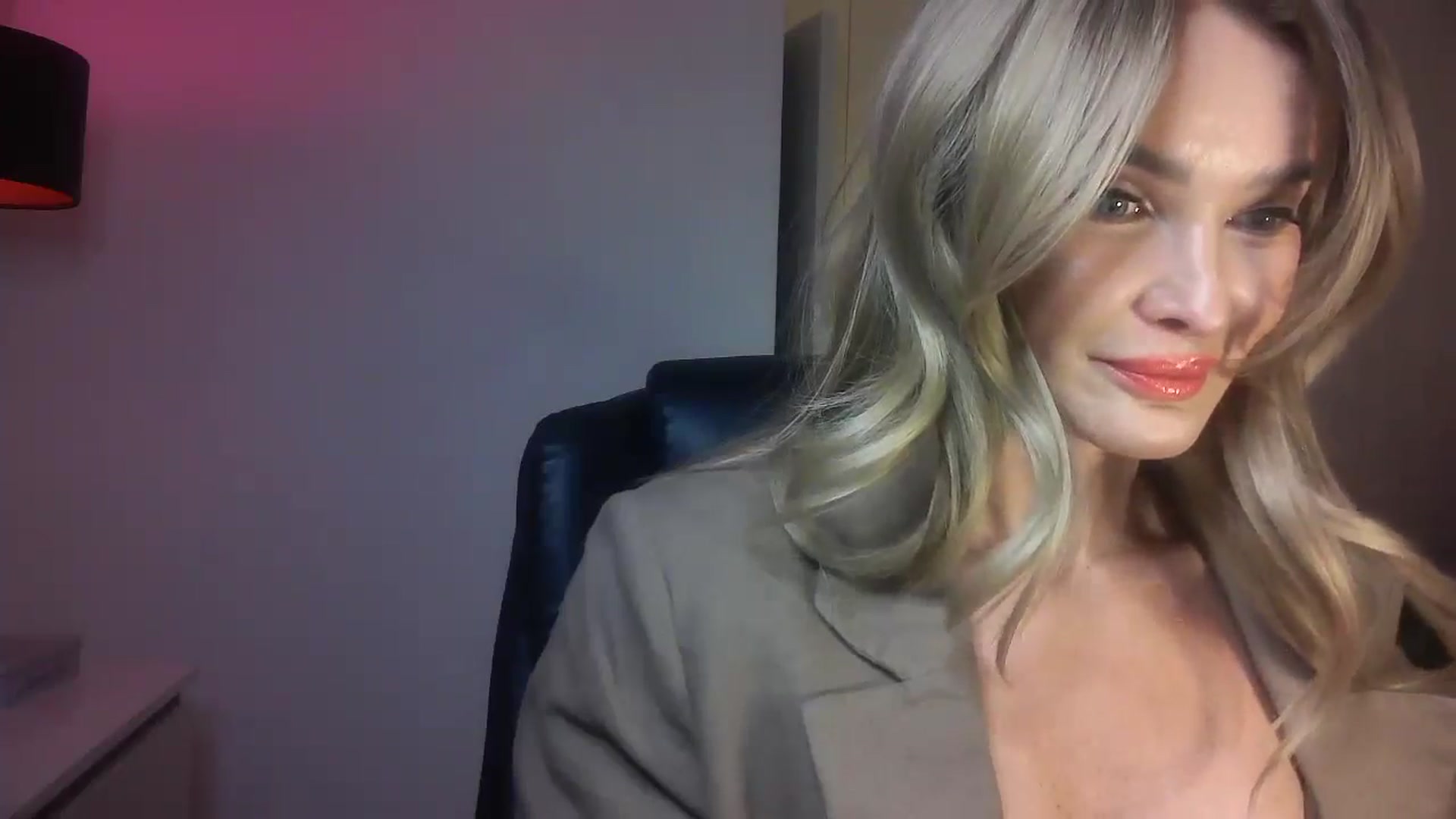 Gallery image thumbnail from Mzmary's myfreecams stream on, 02/10/2025, 01:16 image 16 of 20