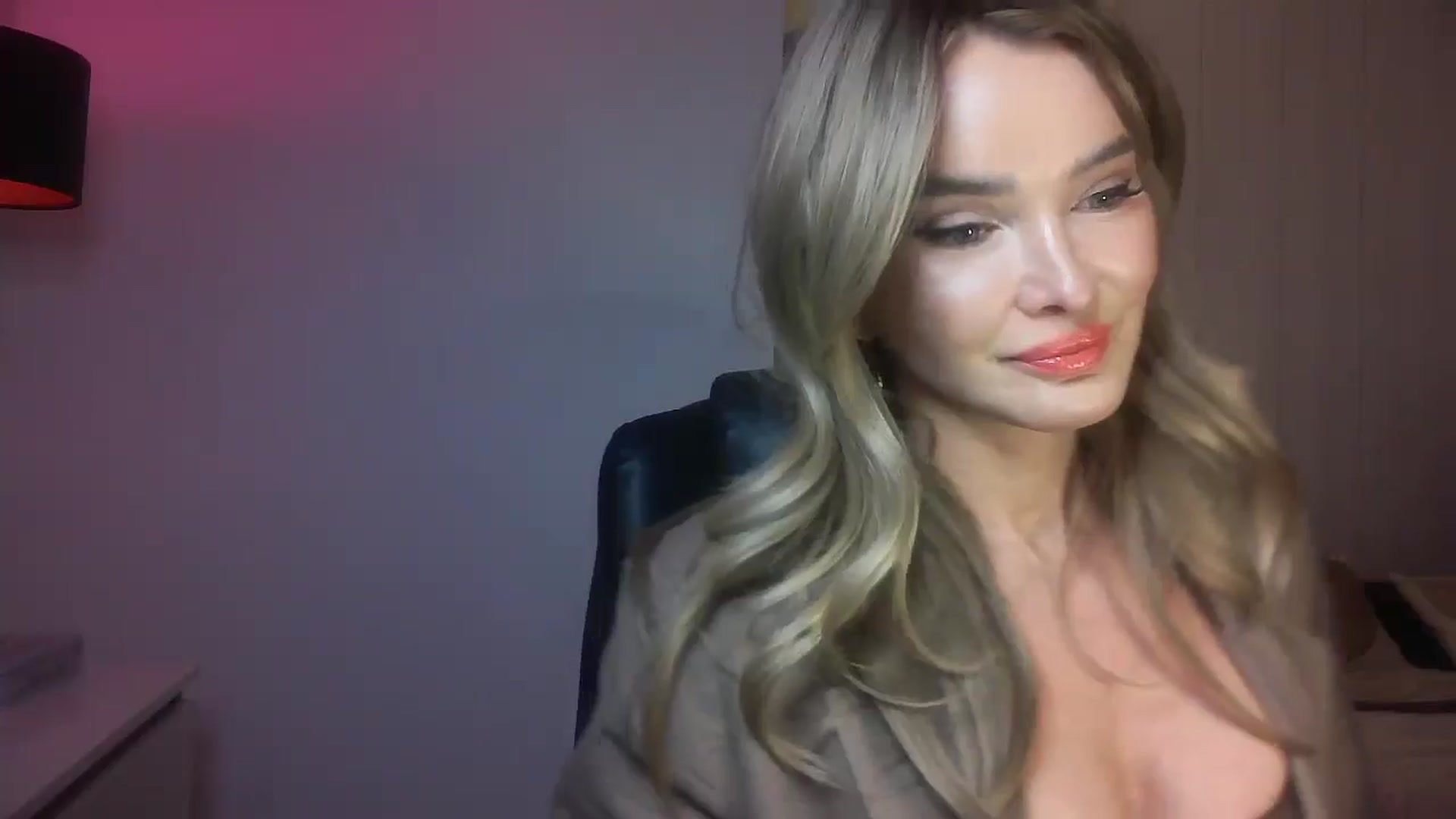 Gallery image thumbnail from Mzmary's myfreecams stream on, 02/10/2025, 01:16 image 6 of 20
