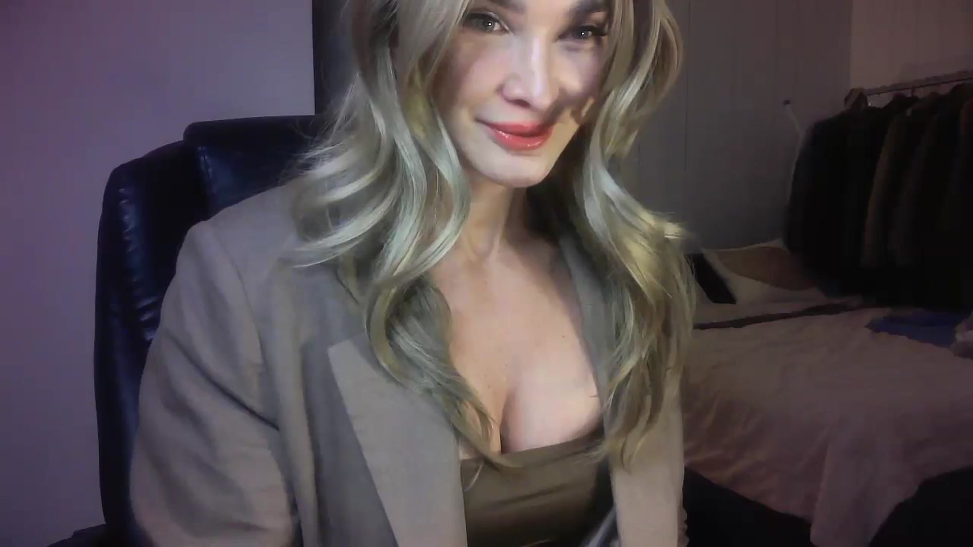 Gallery image thumbnail from Mzmary's myfreecams stream on, 02/10/2025, 02:45 image 10 of 20