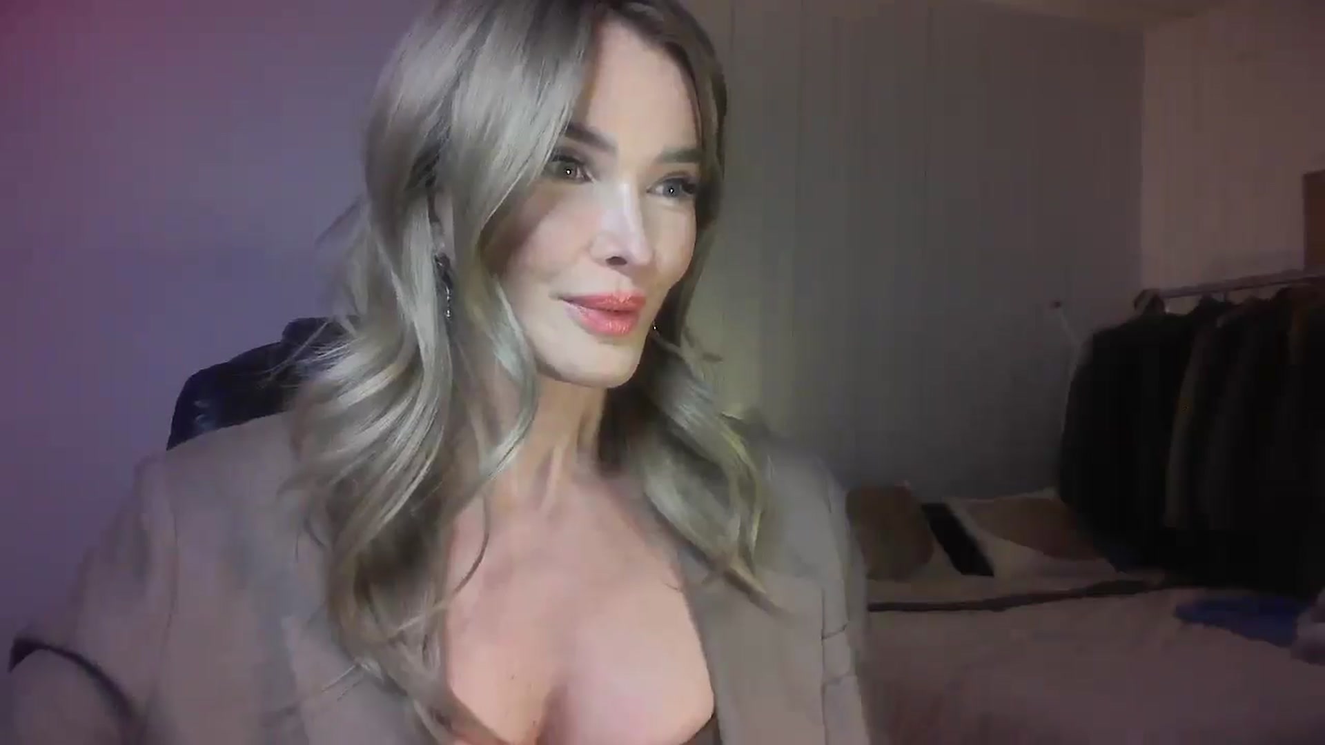 Gallery image thumbnail from Mzmary's myfreecams stream on, 02/10/2025, 02:45 image 7 of 20