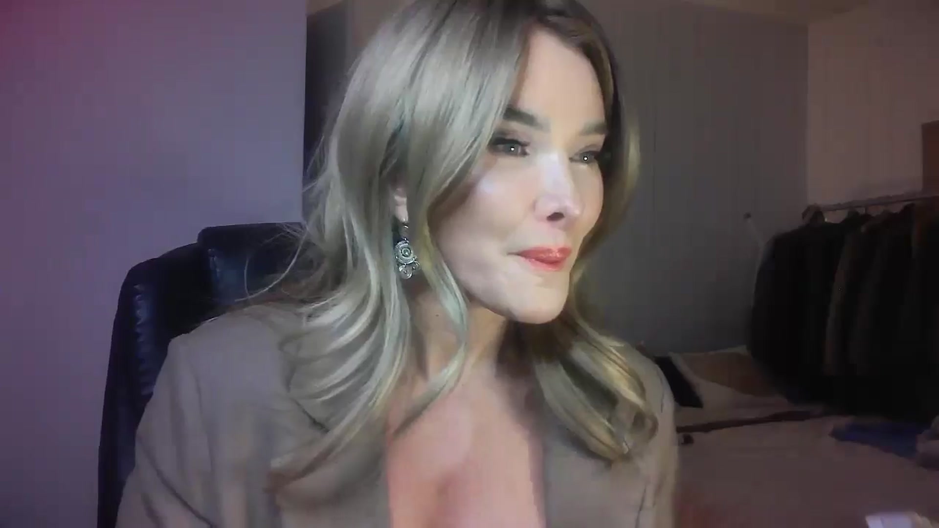 Gallery image thumbnail from Mzmary's myfreecams stream on, 02/10/2025, 02:45 image 5 of 20