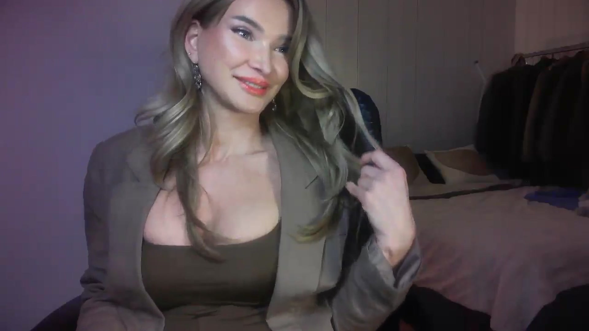 Gallery image thumbnail from Mzmary's myfreecams stream on, 02/10/2025, 02:45 image 12 of 20