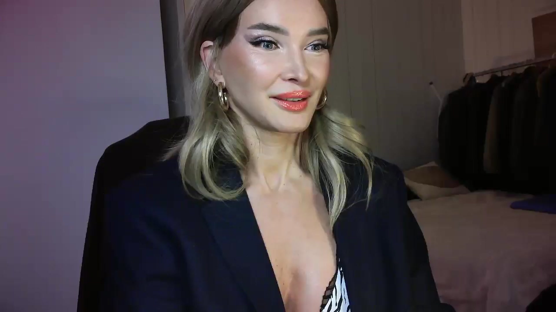 Gallery image thumbnail from Mzmary's myfreecams stream on, 02/10/2025, 22:08 image 15 of 20